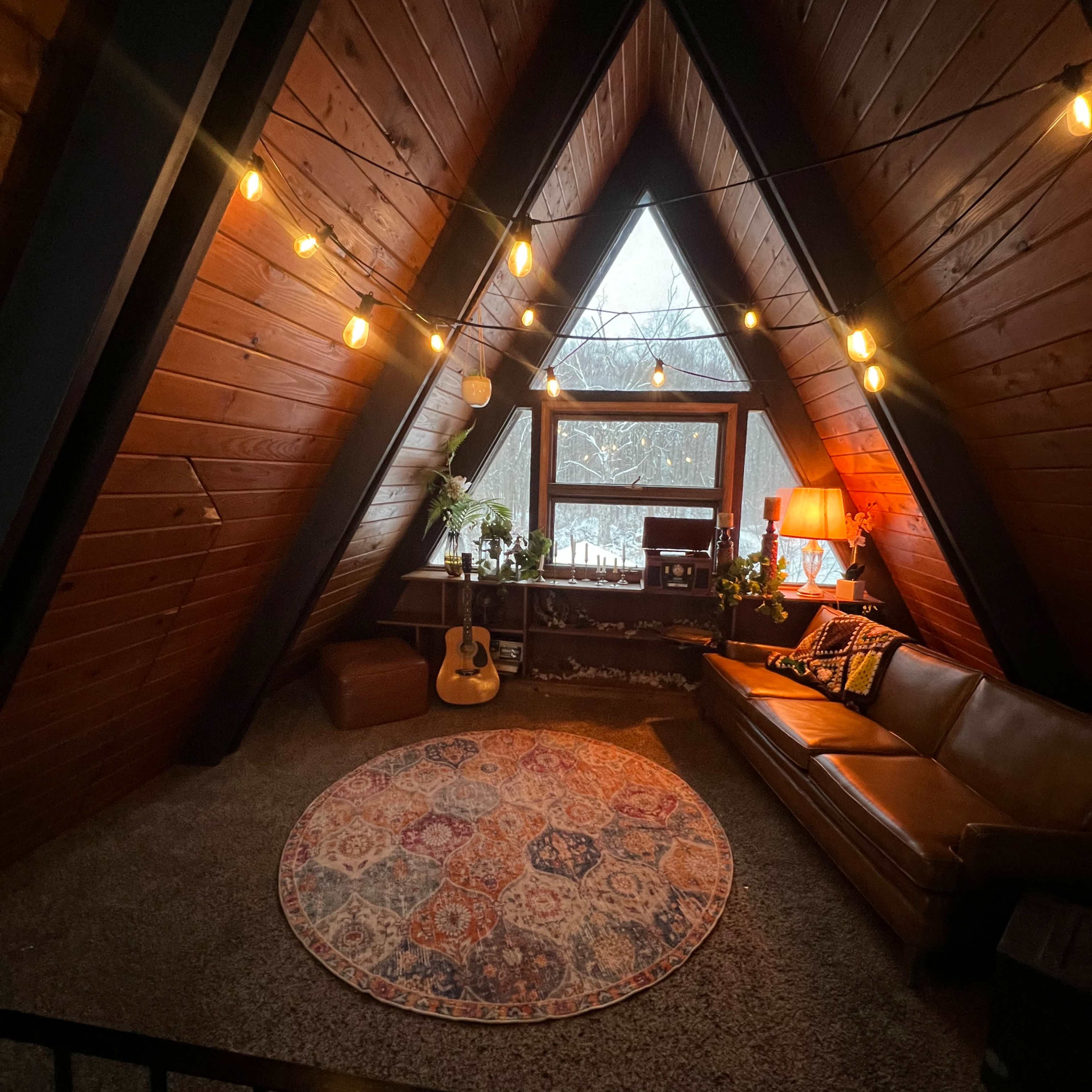 Retro cabin studio with an acre of land/woods! Image in Green, Akron, OH