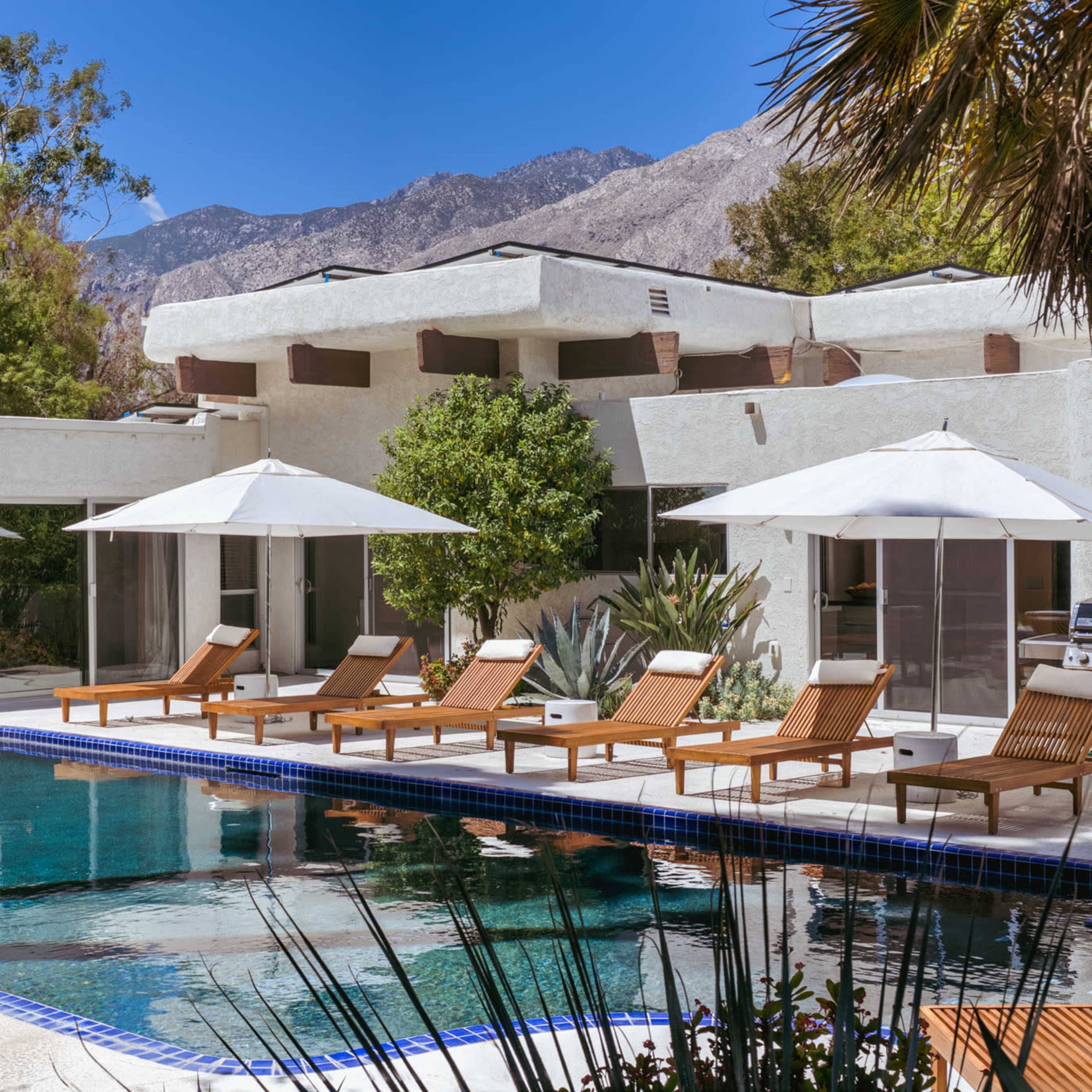 A Fine Villa Image in Ruth Hardy Park, Palm Springs, CA