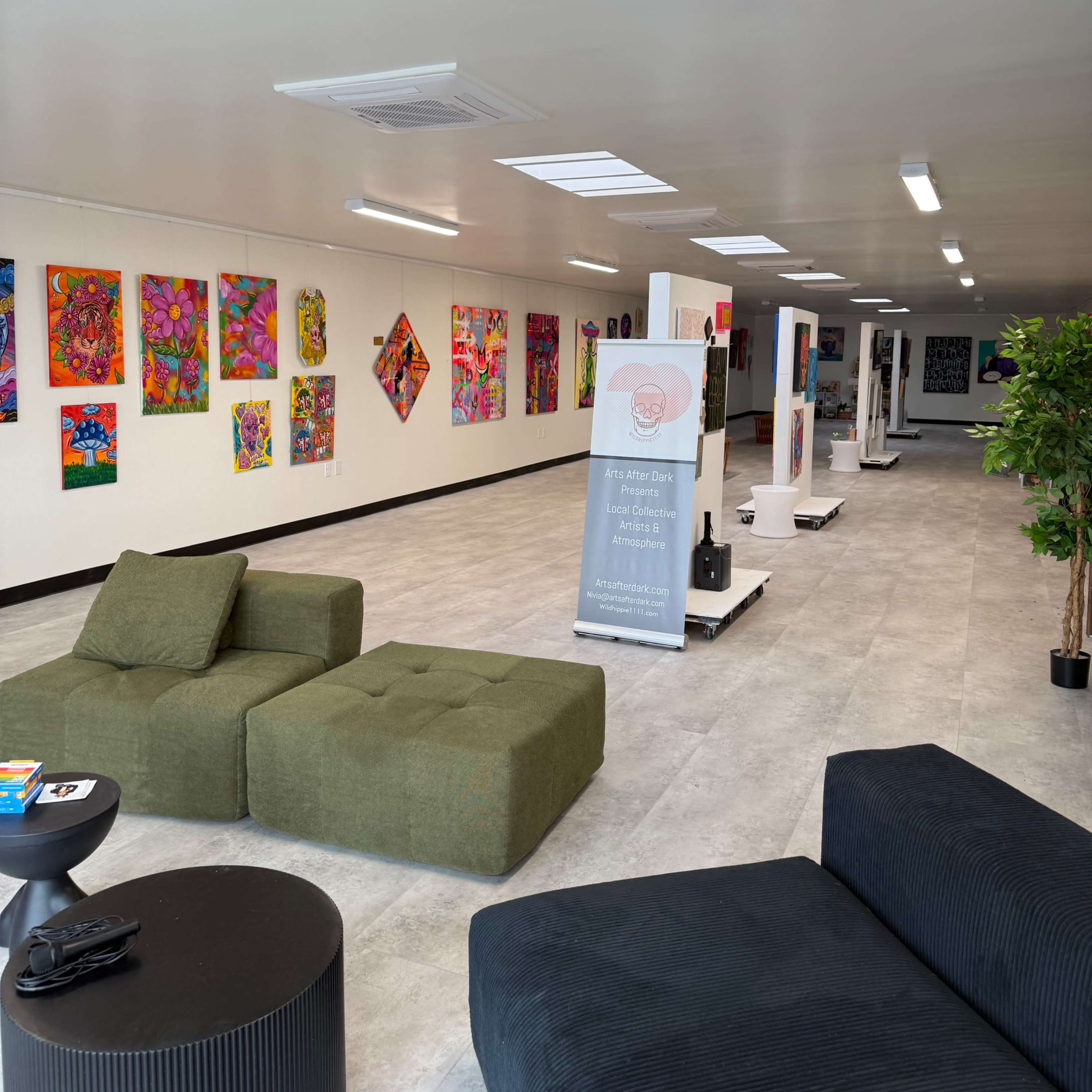 Gallery, show room , photo studio, filming studio, fashion showroom, art gallery with sky and Mountain View Image in Las Vegas, Las Vegas, NV