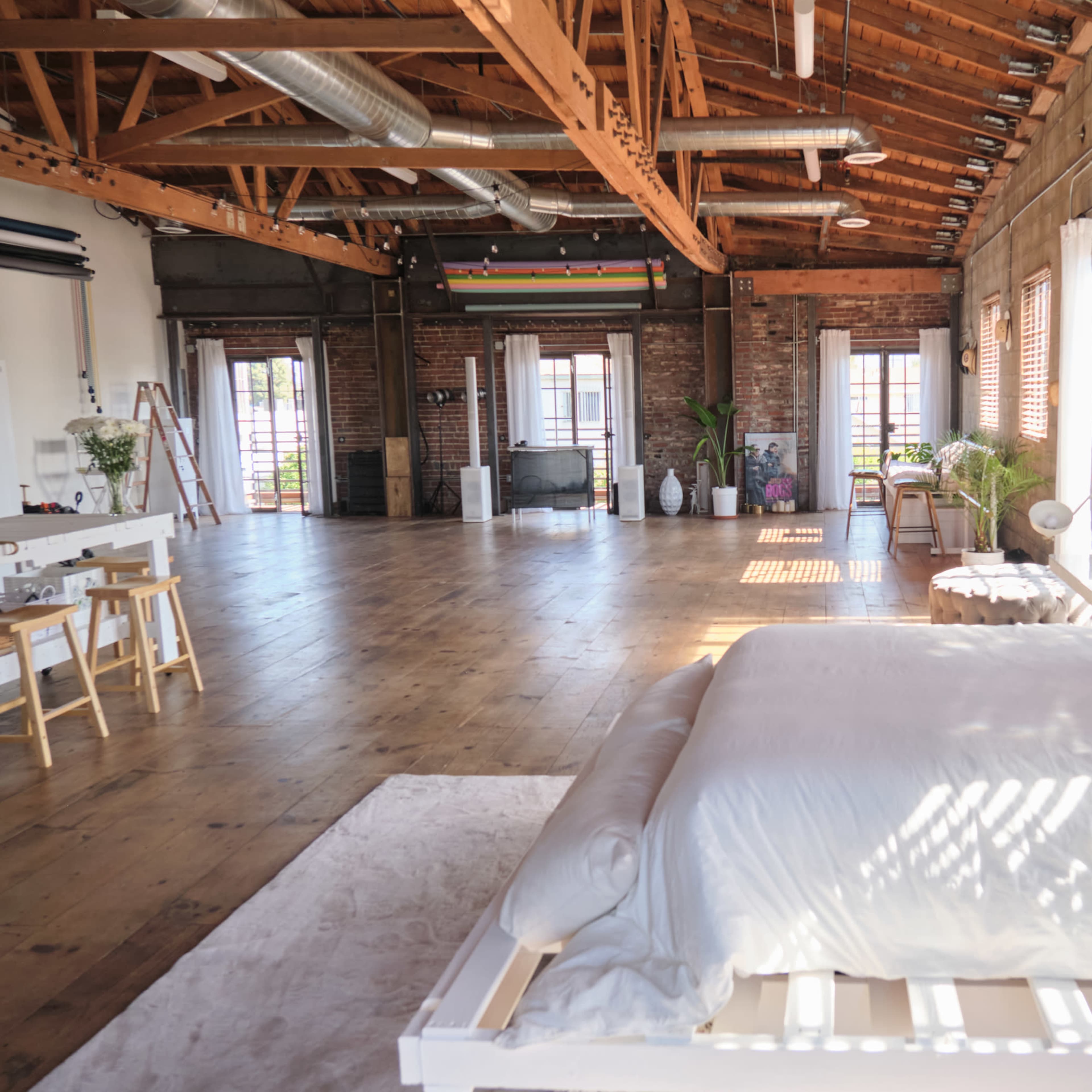 "Charming Open-Concept Loft with Warm Light and Endless Character". Perfect for Creative Days and Special Moments" Image in South Los Angeles, Los Angeles, CA