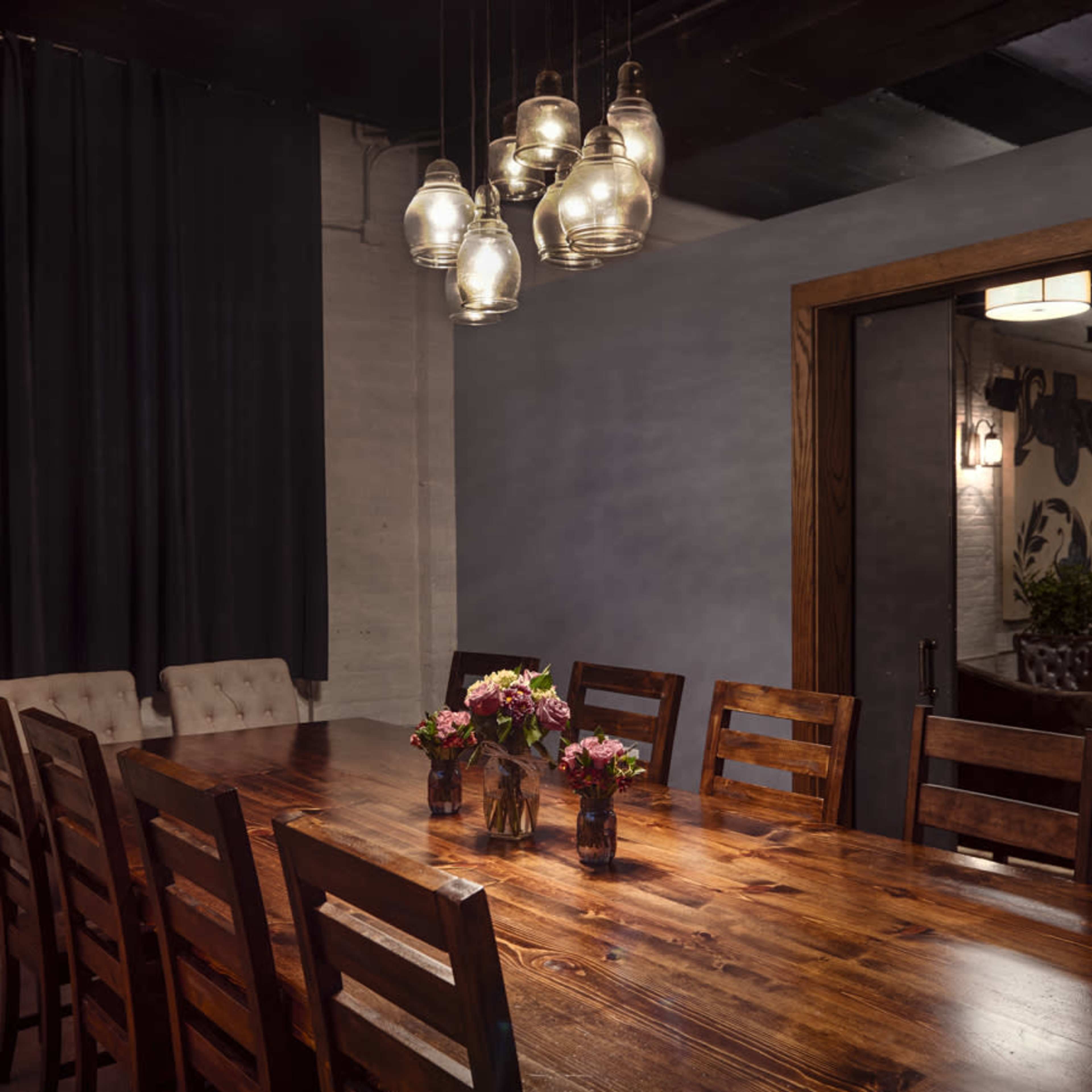 Lincoln Park Private Room in beautiful loft space Image in Lincoln Park, Chicago, IL
