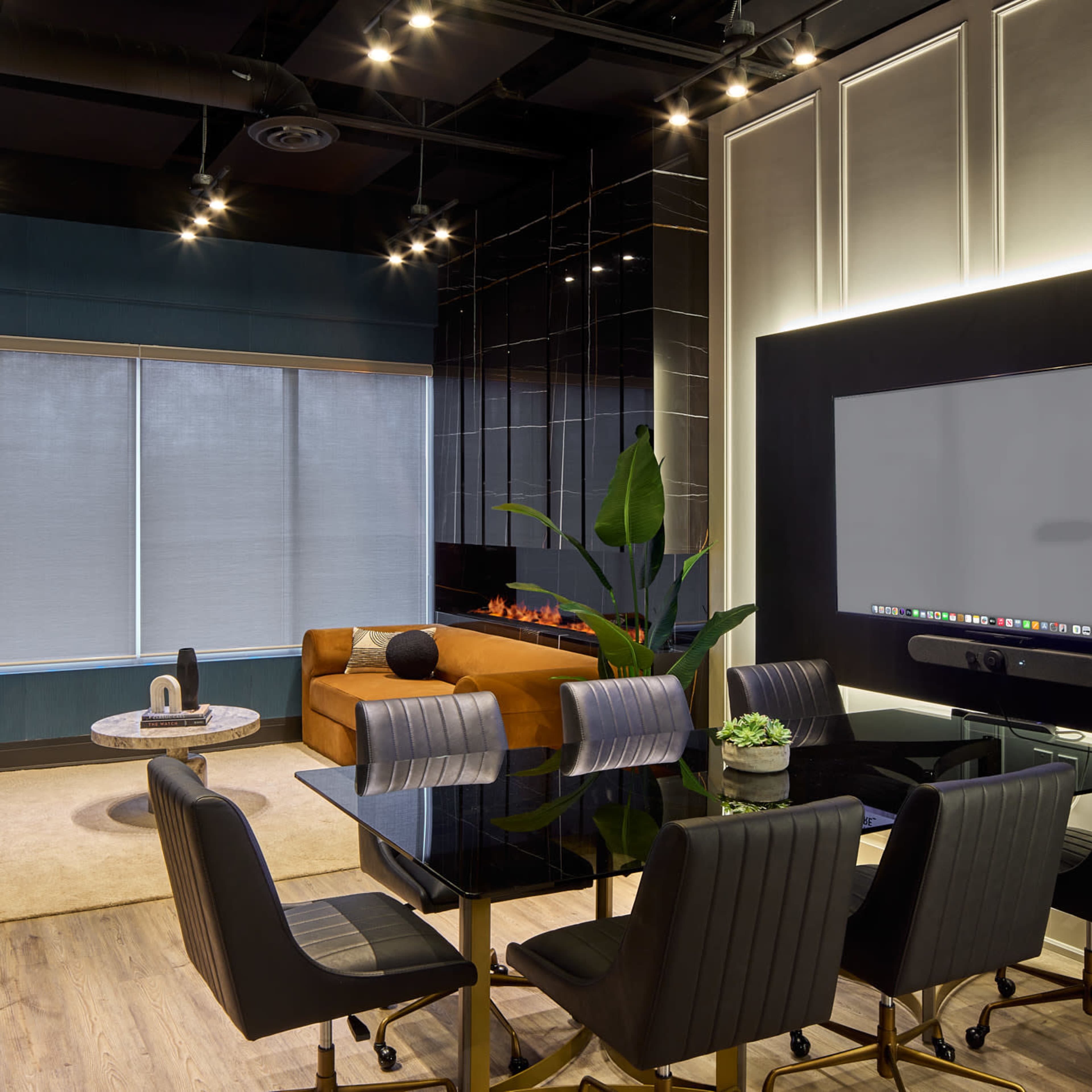 Private & Luxurious Business Lounge Image in Oakville, Oakville, ON