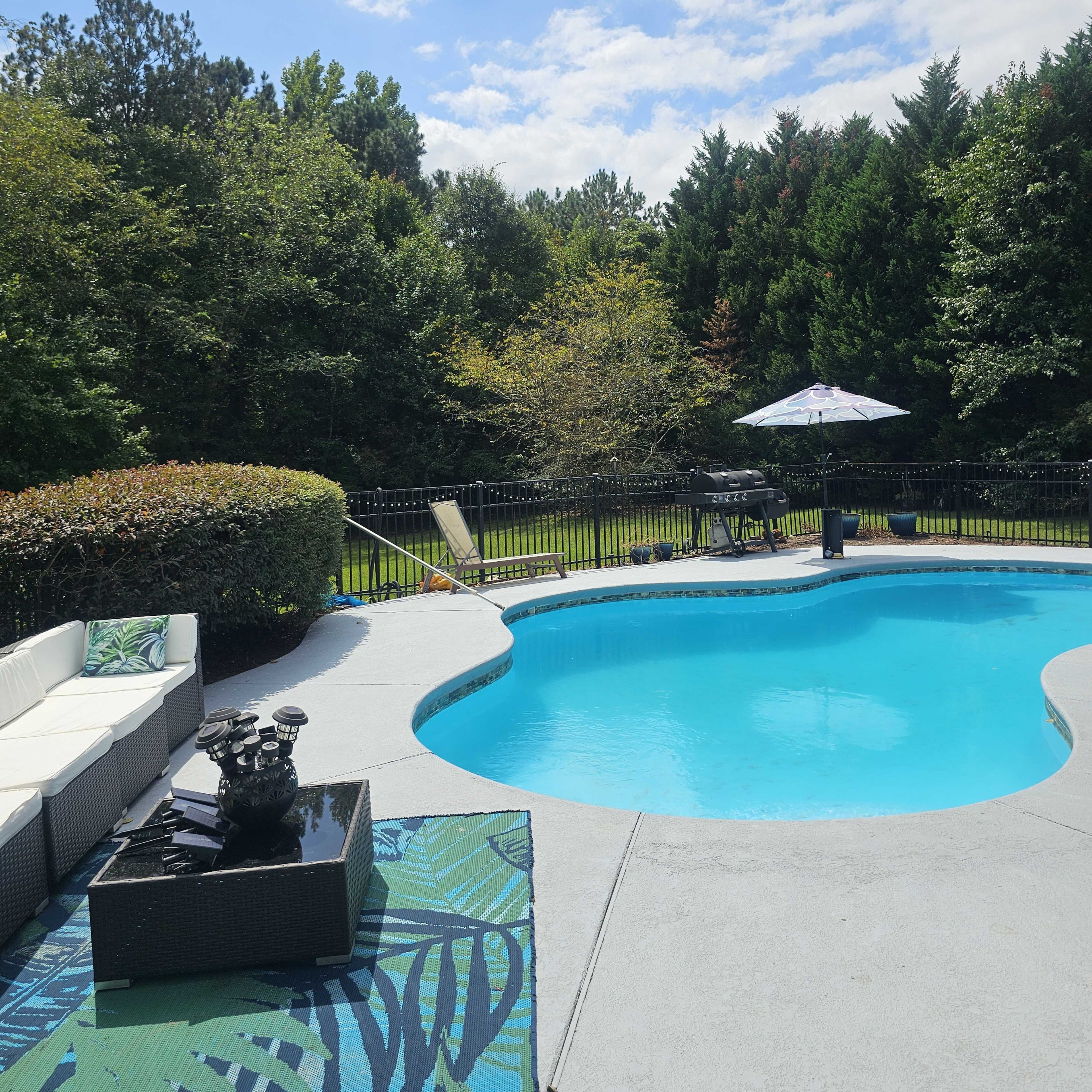 Beach house style home Image in Semmes Park, East Point, GA