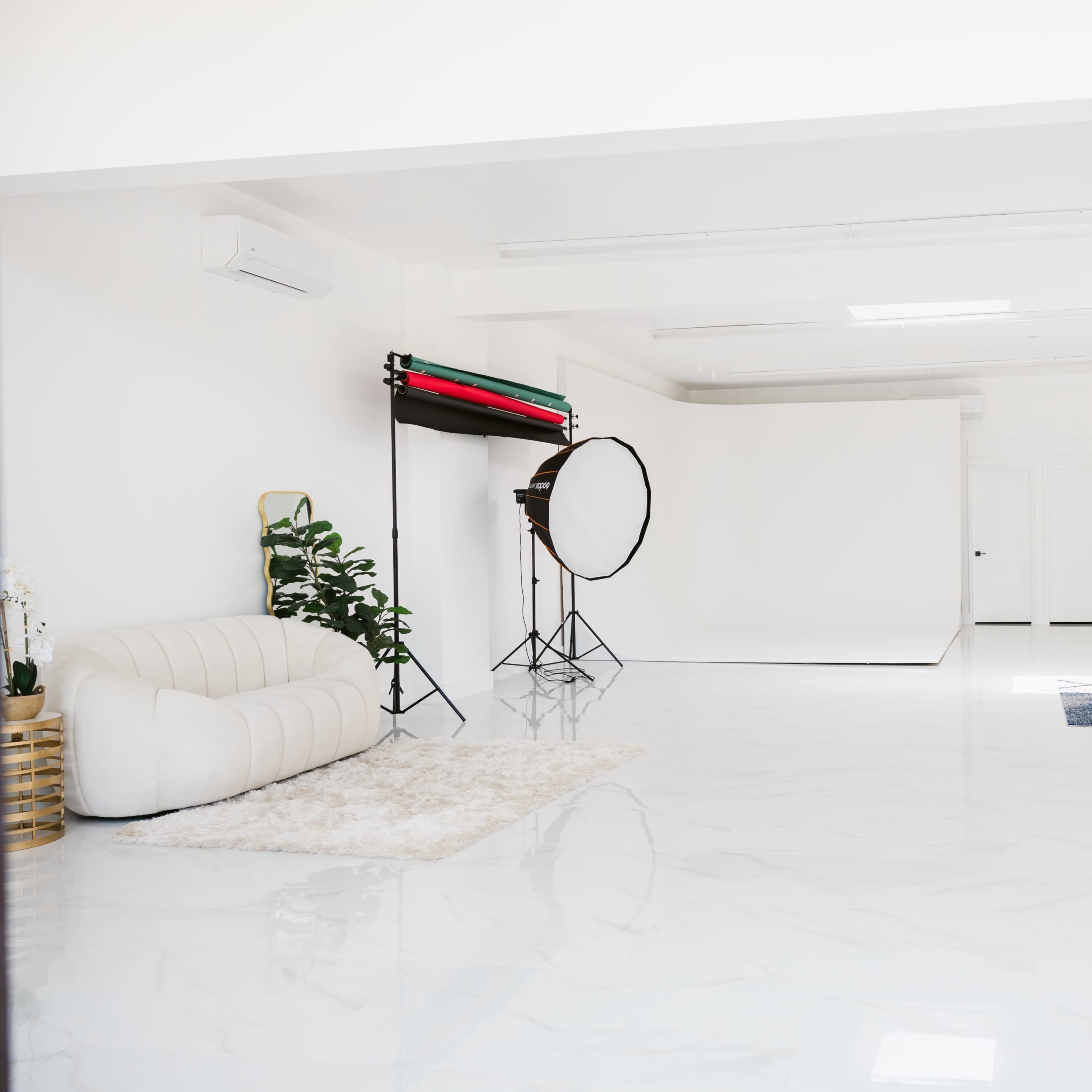 Modern Photo Studio with Cyclorama Image in Garfield, Garfield, NJ
