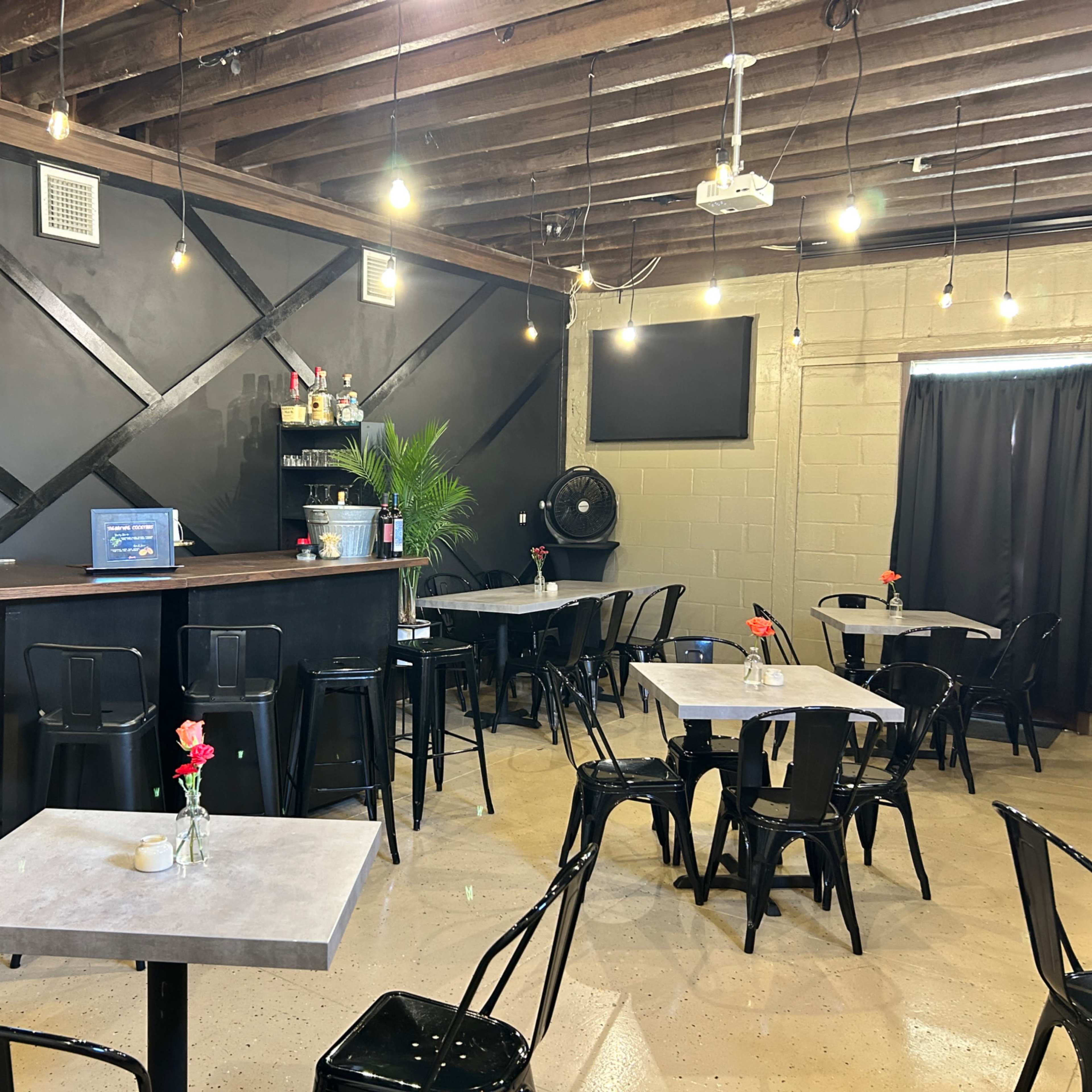 Eclectic Multi-Room Space in the Heart of Seminole Heights Image in Southeast Seminole Heights, Tampa, FL