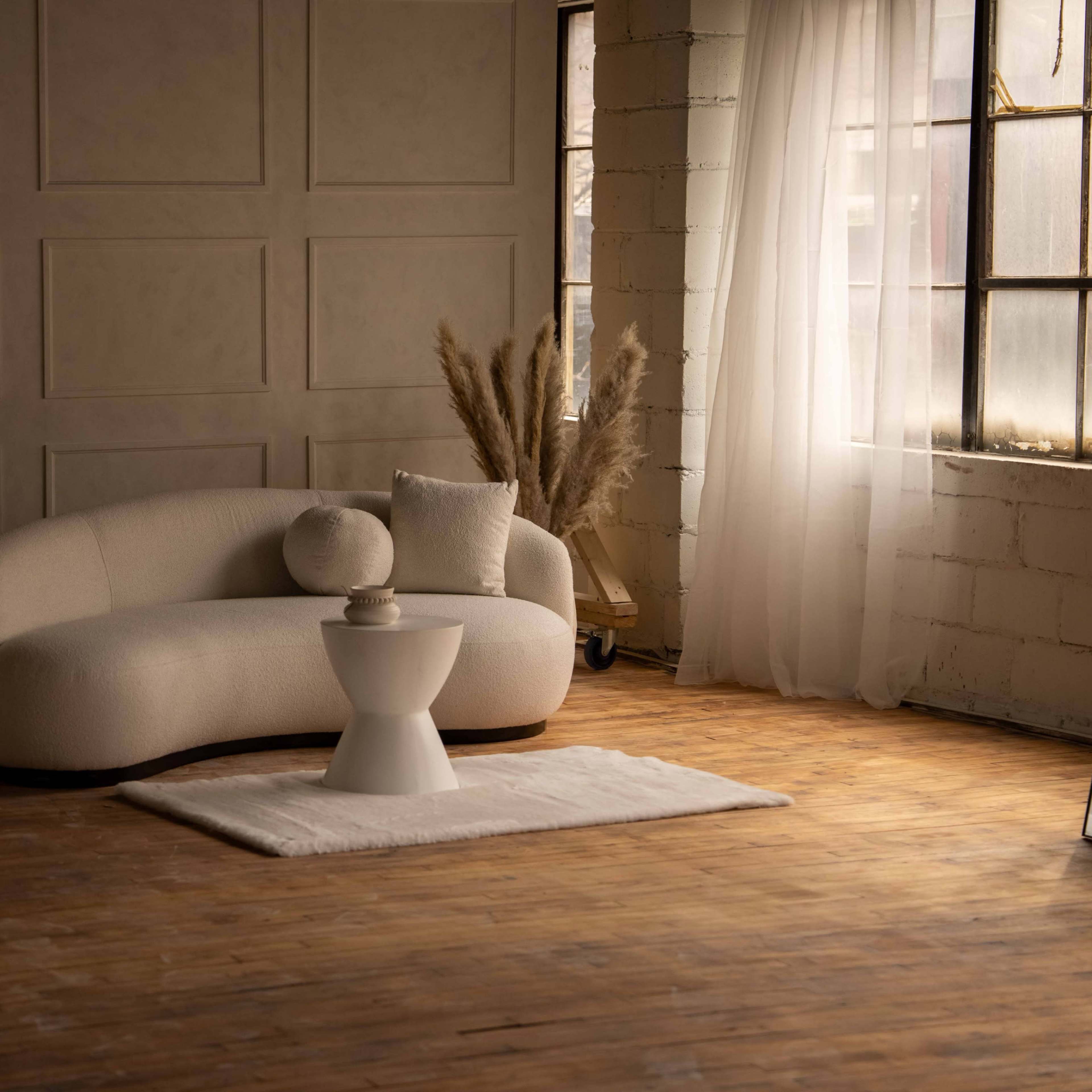 Industiral, loft, photo studio, designed set, cyc wall, lounge, hardwood floor, exposed brick, downtown, podcast, queen west, open spcace Image in Niagara, Toronto, ON