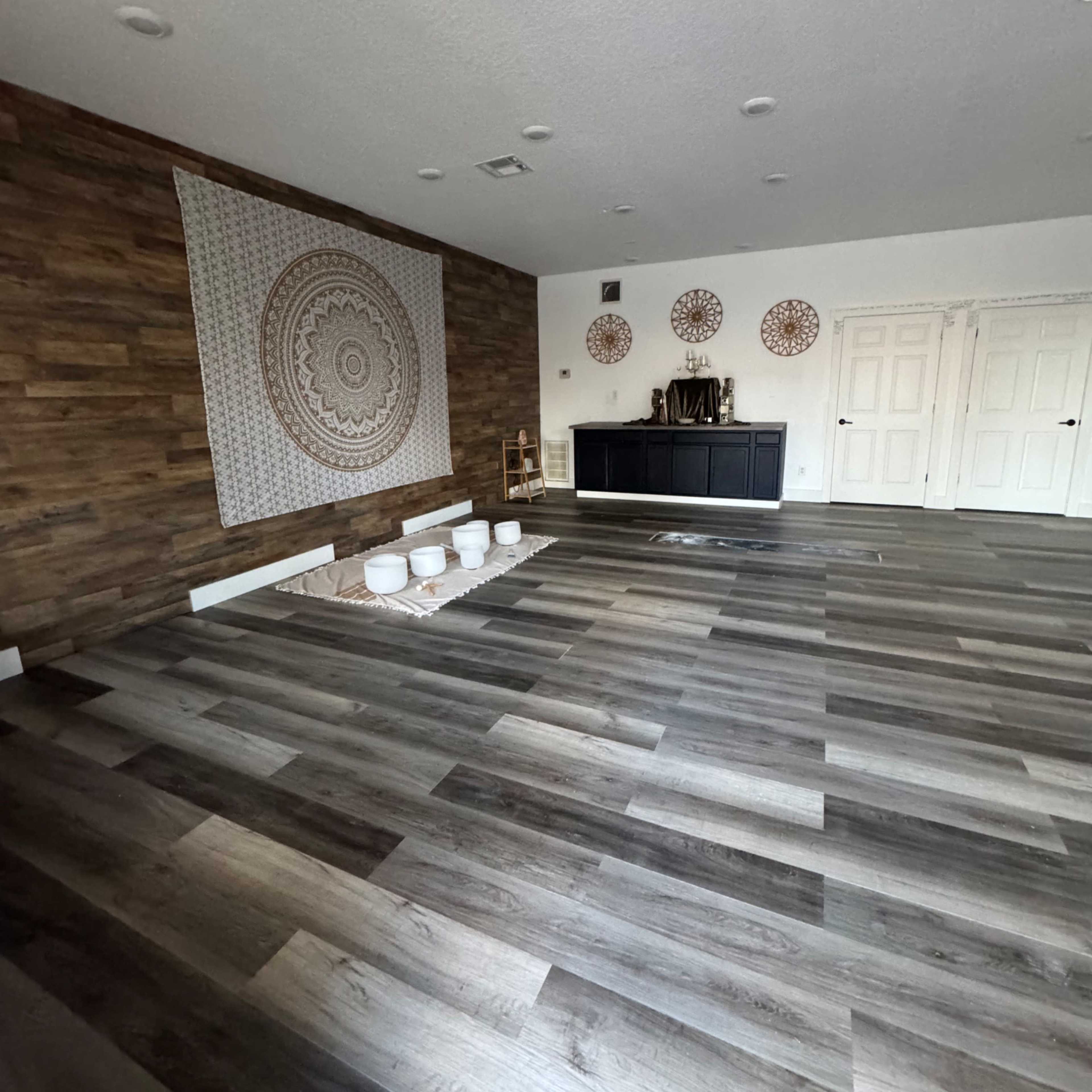 Convenient studio boutique space Image in Leesburg, Leesburg, FL