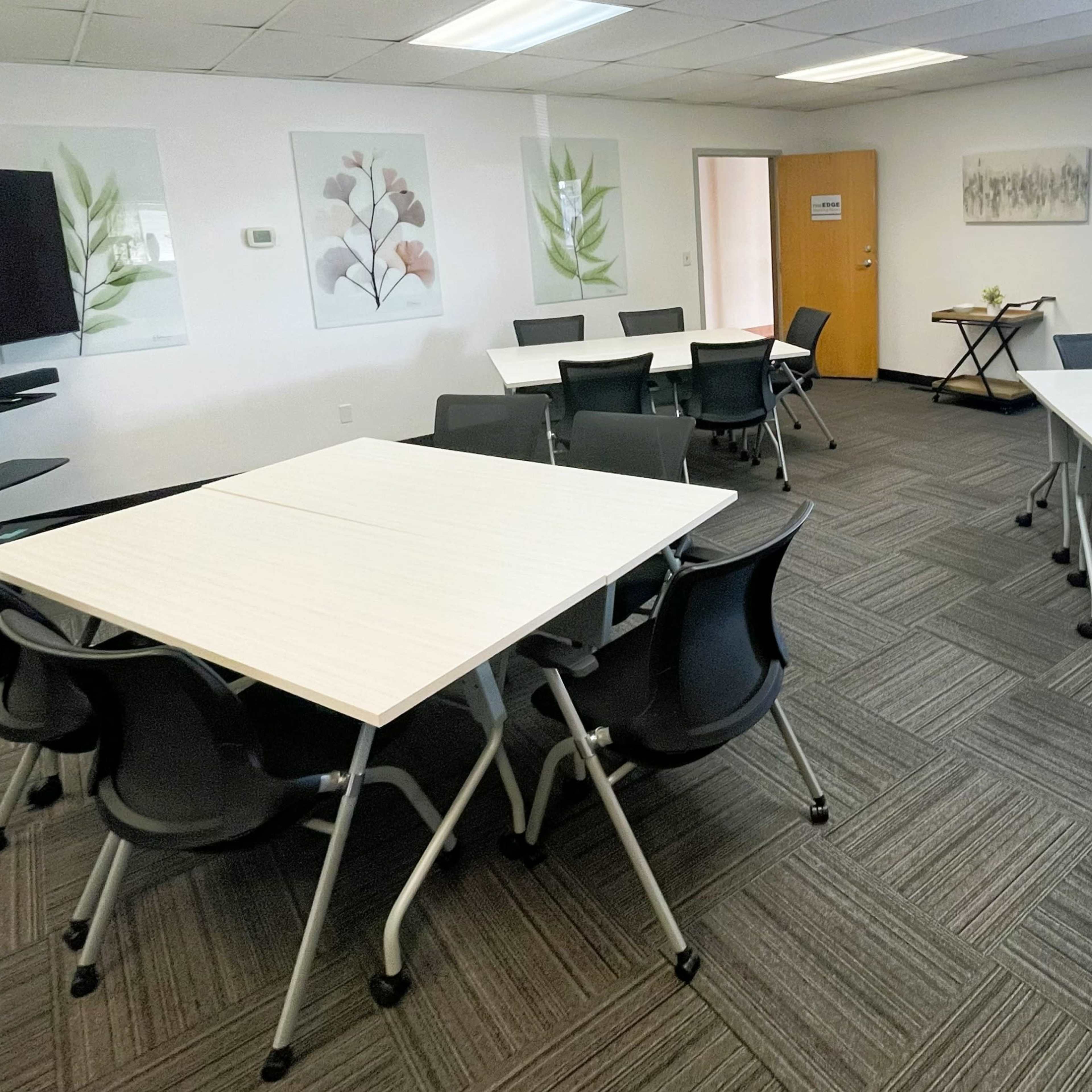 A flexible, premium meeting space with breakout rooms Image in West Saint Paul, Saint Paul, MN