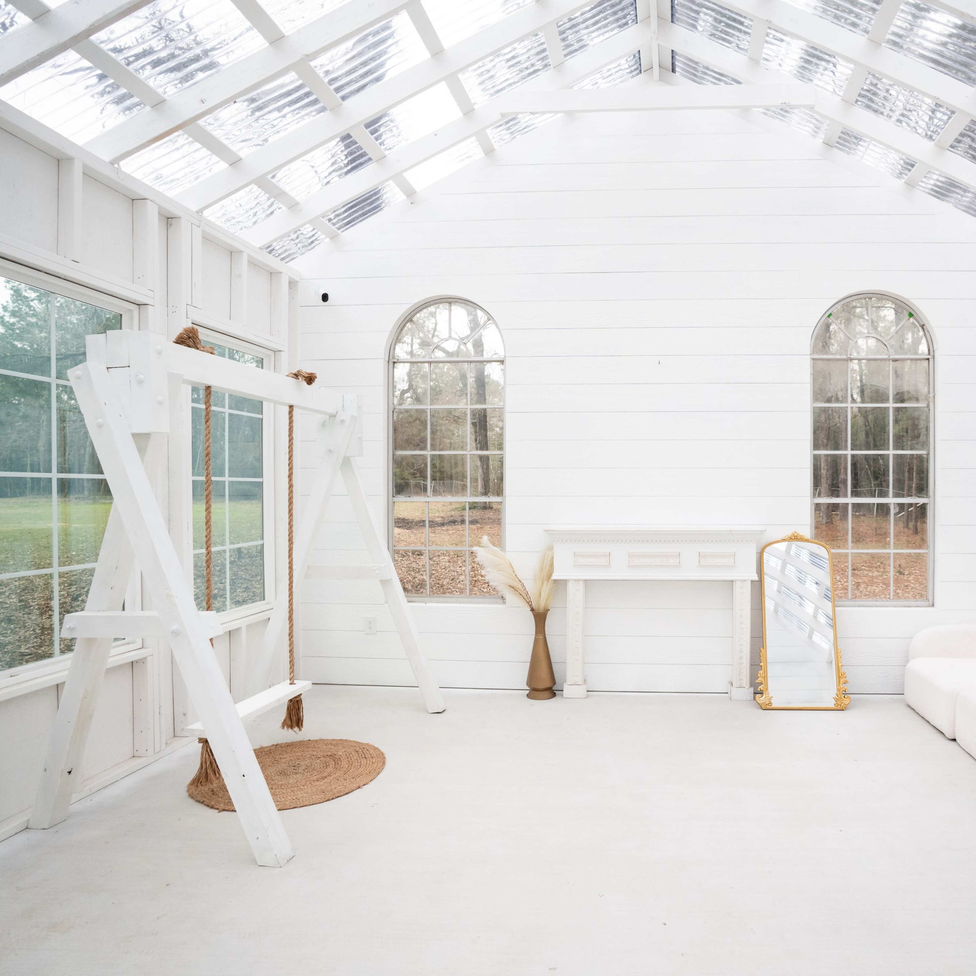 Natural Lighting Outdoor Greenhouse Image in , Montgomery, TX