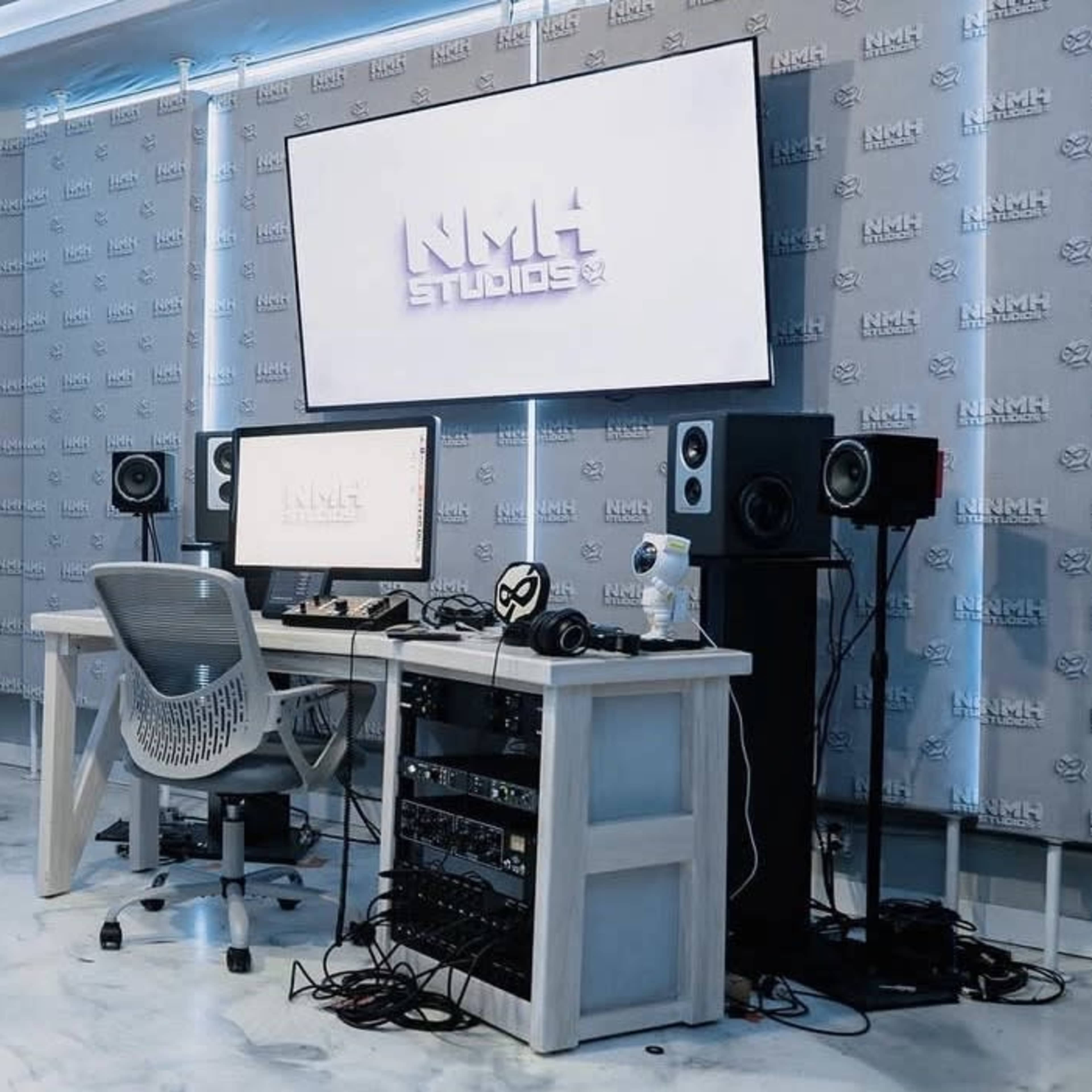 A Lively Creative Music Recording Studio in the Little Village area- II Image in Little Village, Chicago, IL