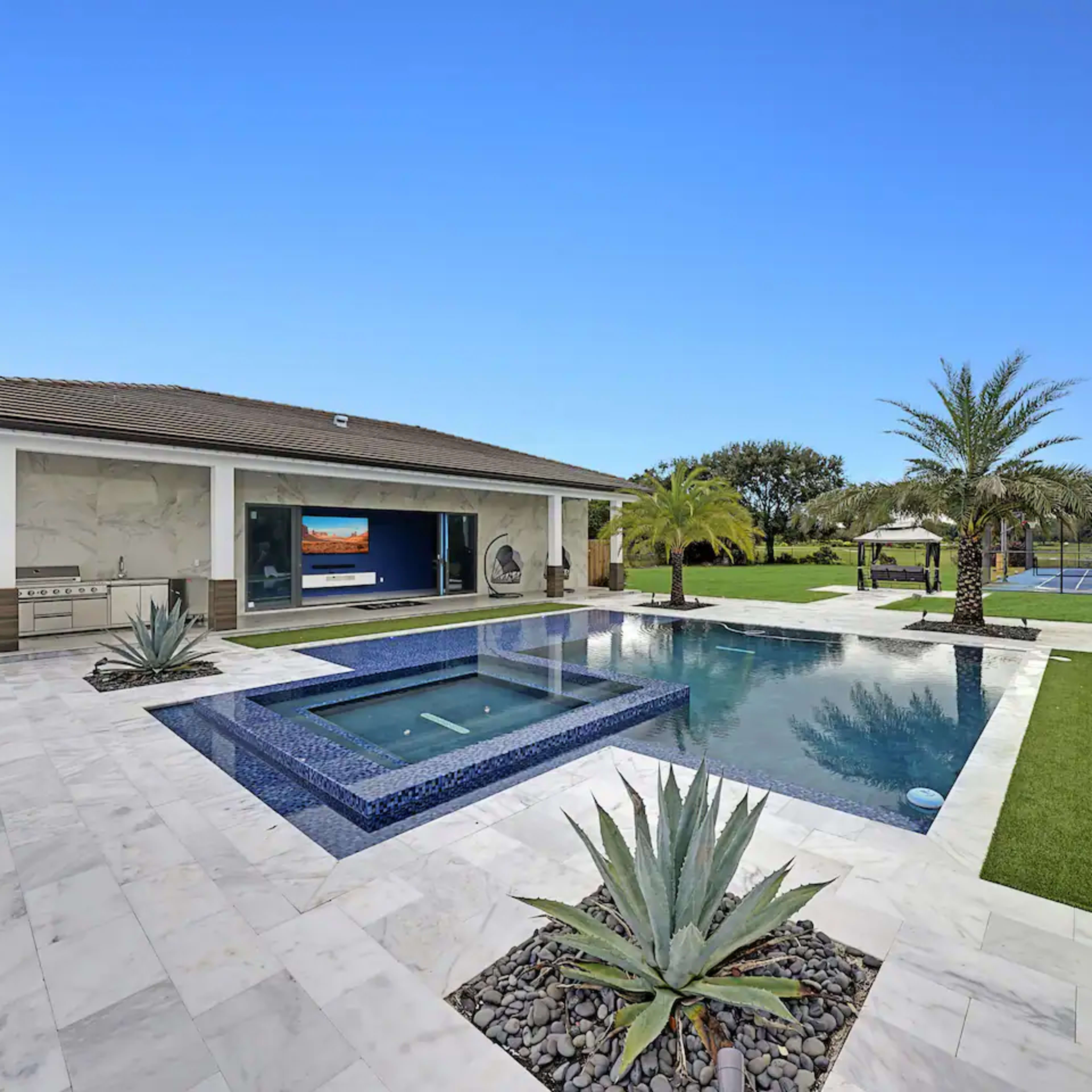 Exclusive Fort Lauderdale Luxury Backyard Oasis Image in Plantation, Plantation, FL