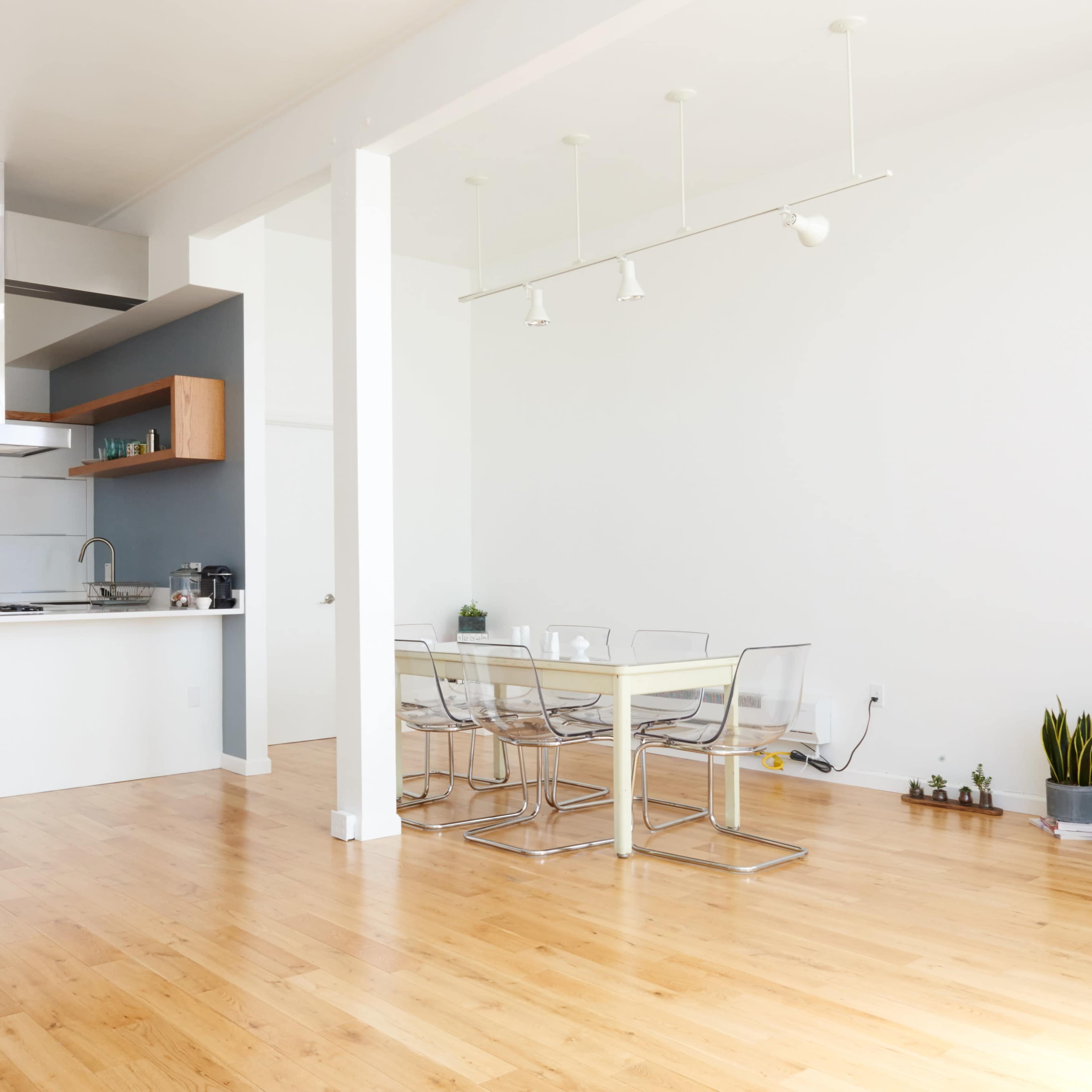 Photography studio with beautiful natural light near shopping and ocean Image in Northwest Berkeley, Berkeley, CA
