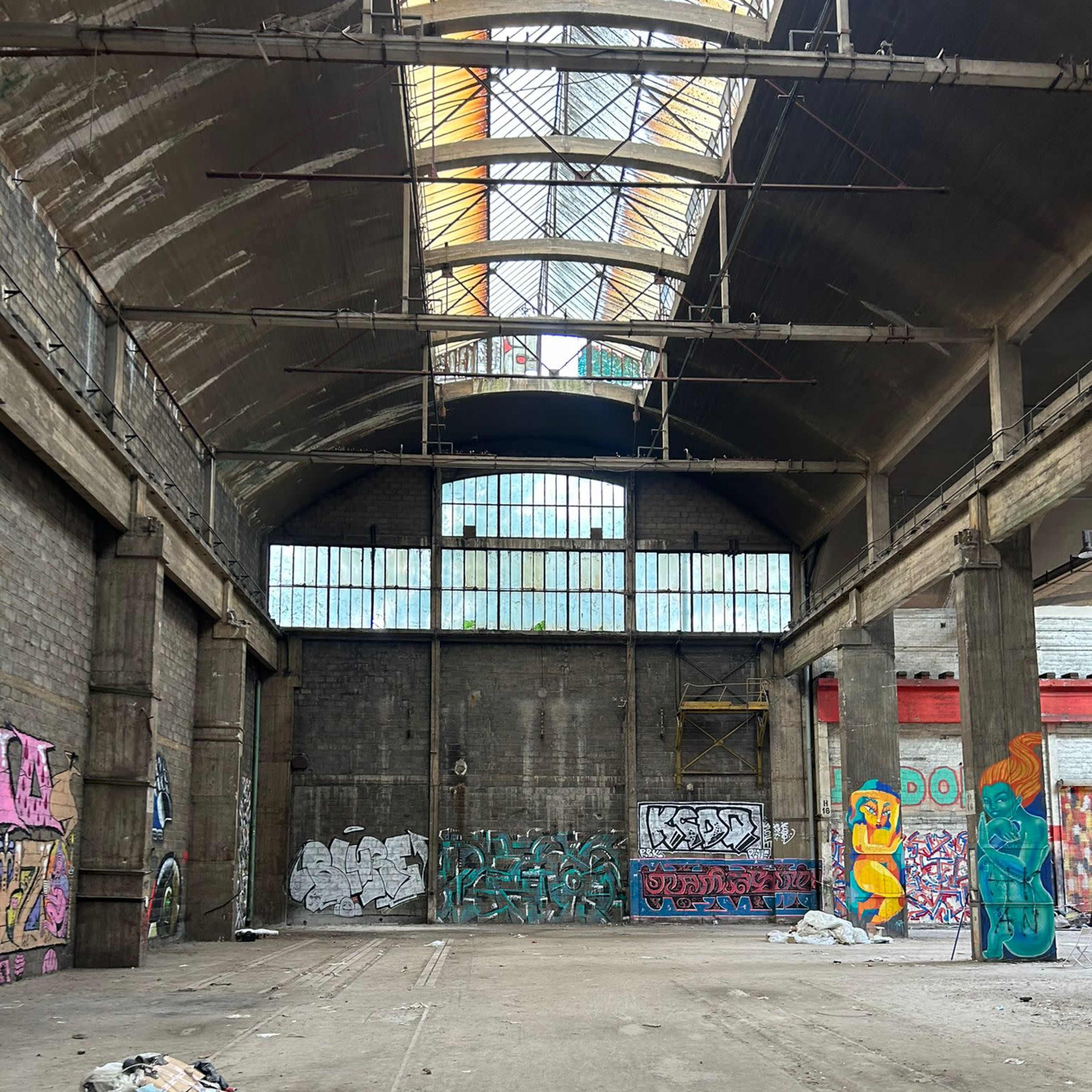 Décor/Lieu de tournage: Hangar 3000m² Image dans , Aubervilliers, Île-de-France