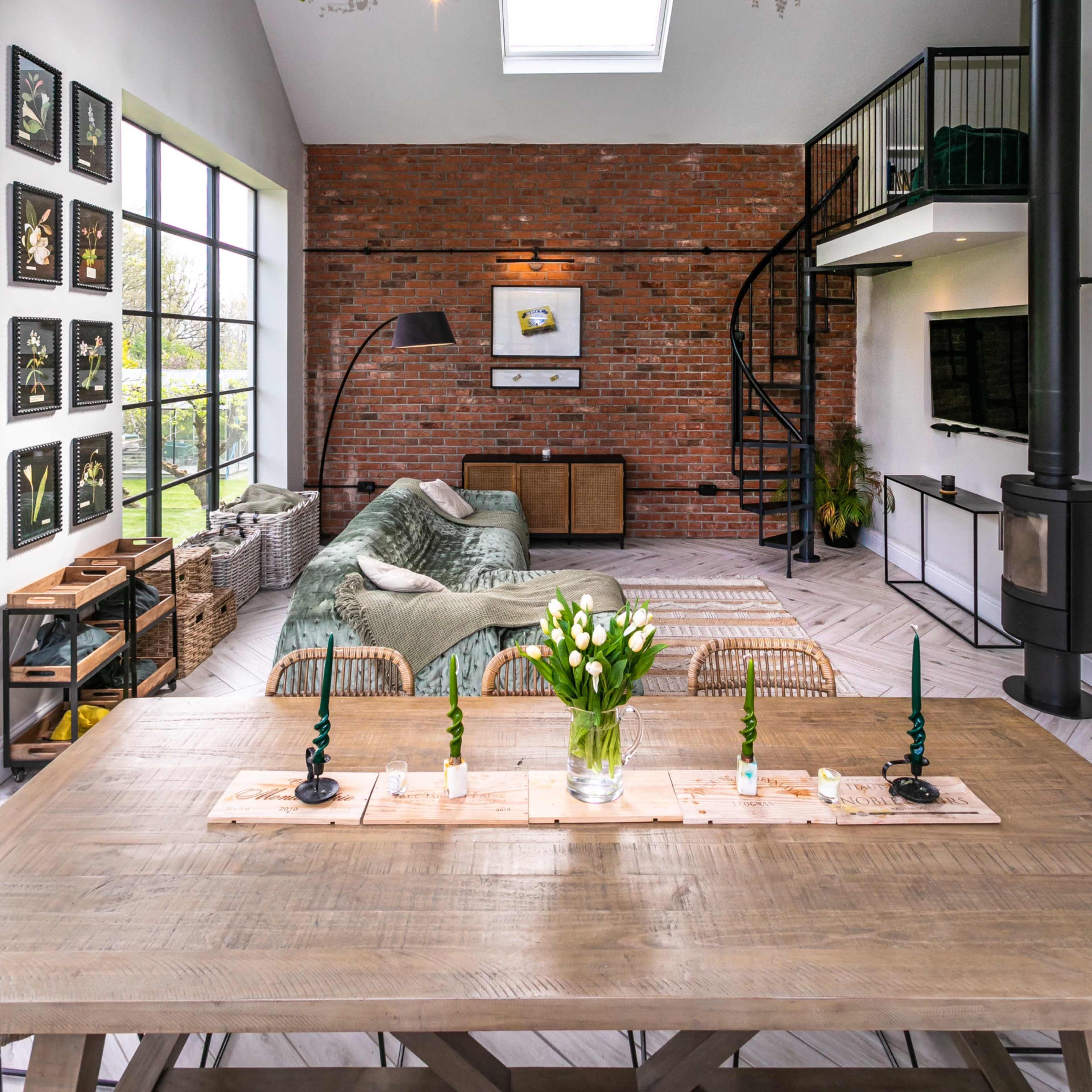 Large Victorian Stylish 6 bedroom family open plan house crittall extension in Manchester Image in Disley, Stockport, England