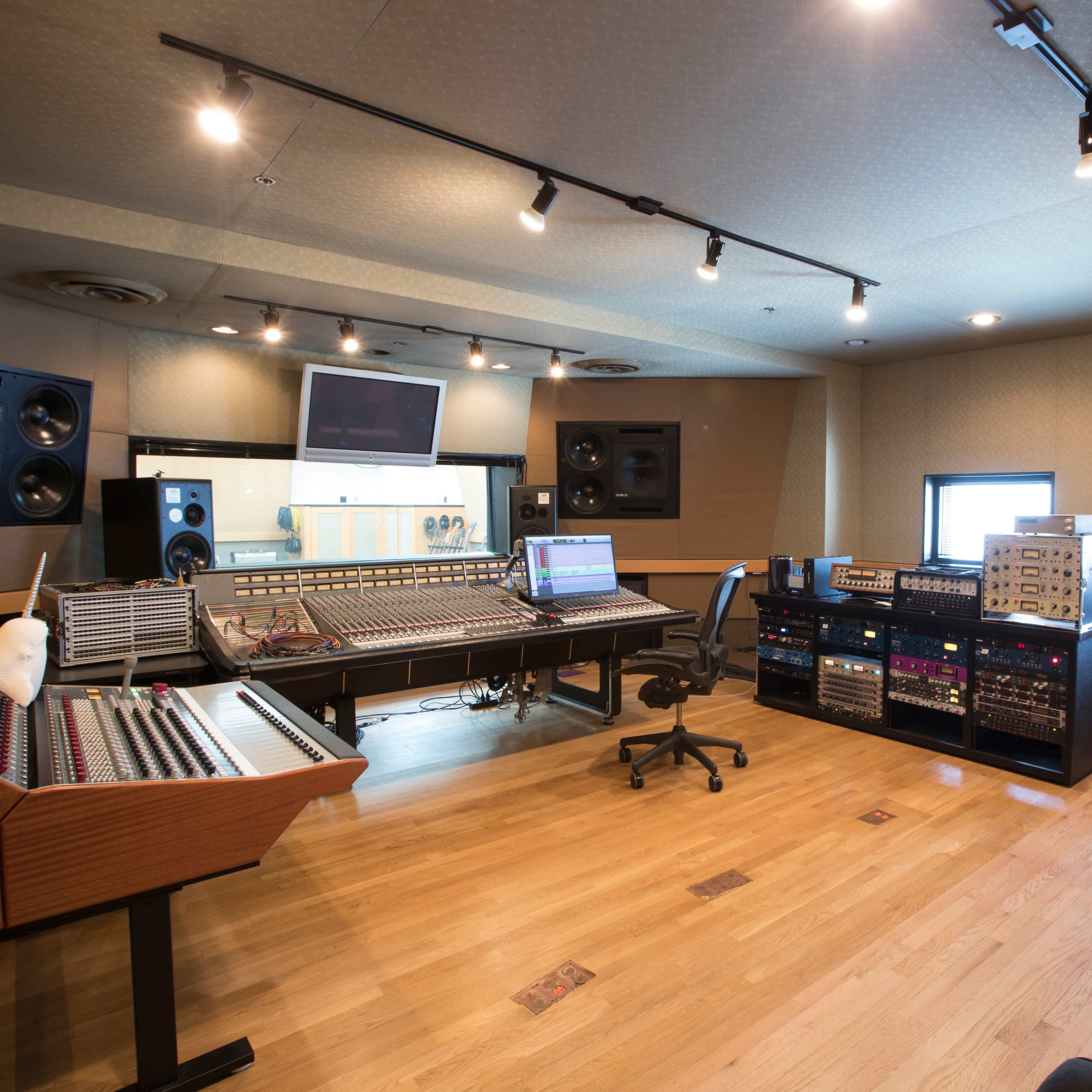 36 Best Recording Studios for Rent in Chicago IL Peerspace