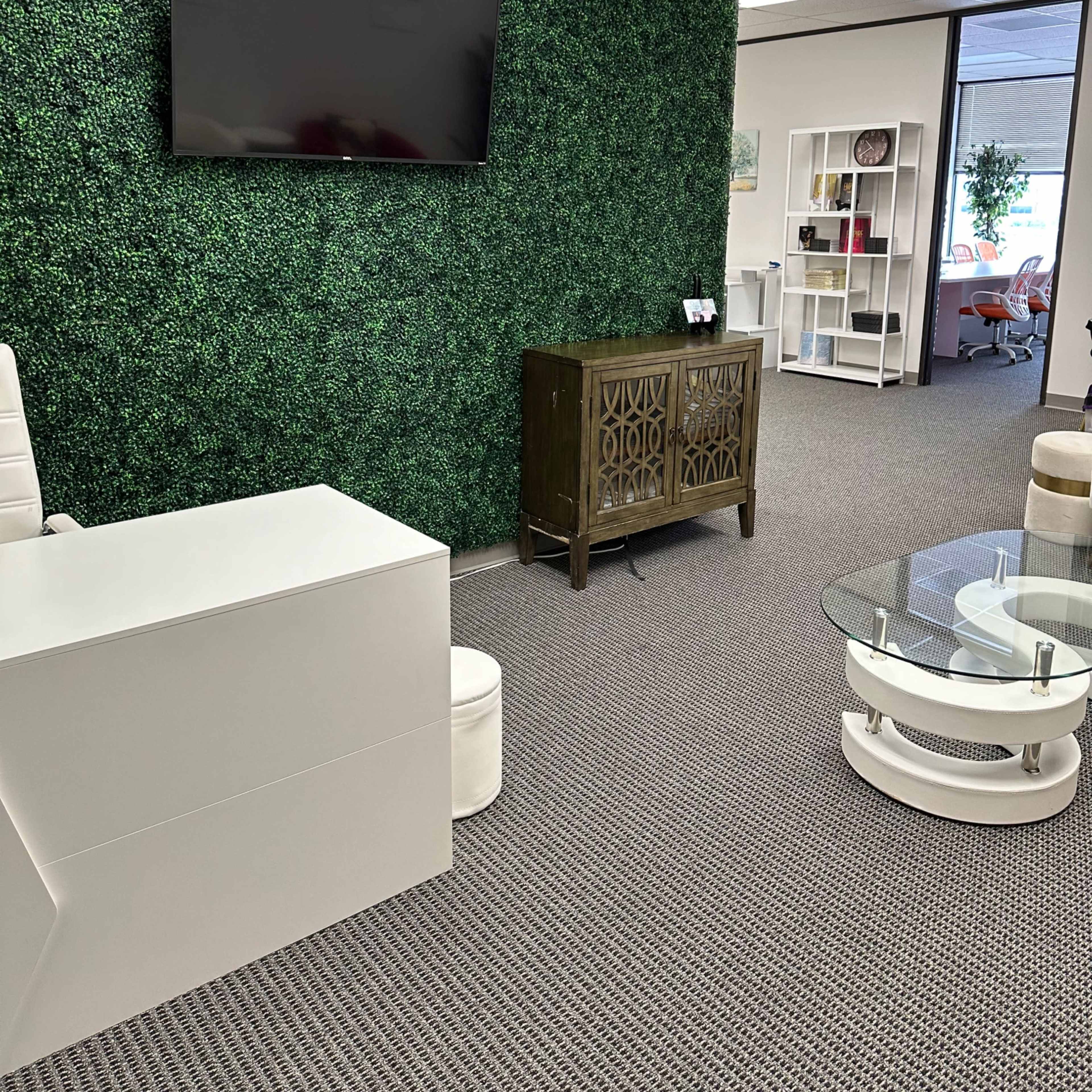 Elegant Urban Office with Stylish Decor and Versatile Spaces Image in Northside, Houston, TX