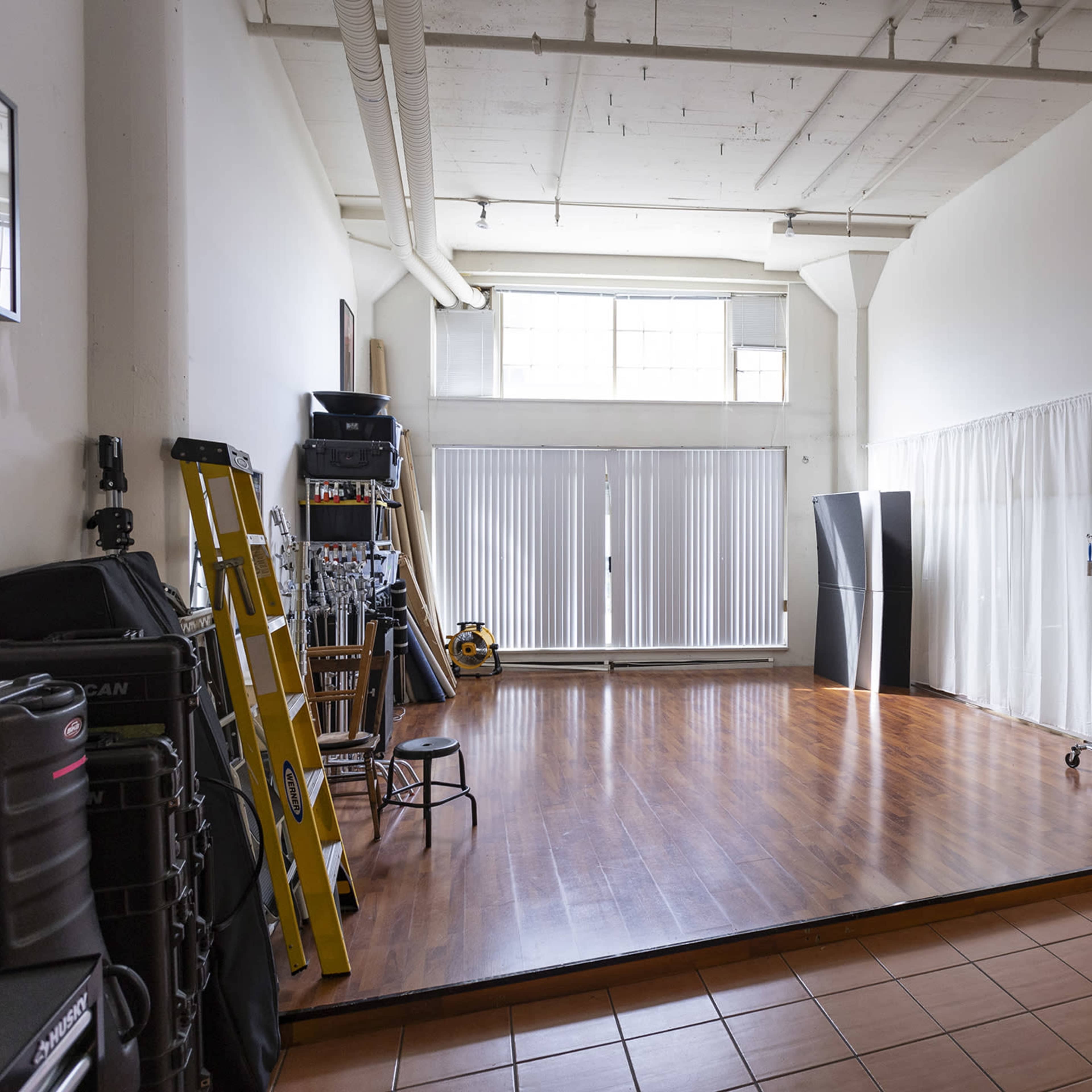 East Vancouver Photo Studio with high ceilings. Image in Vancouver, Vancouver, BC