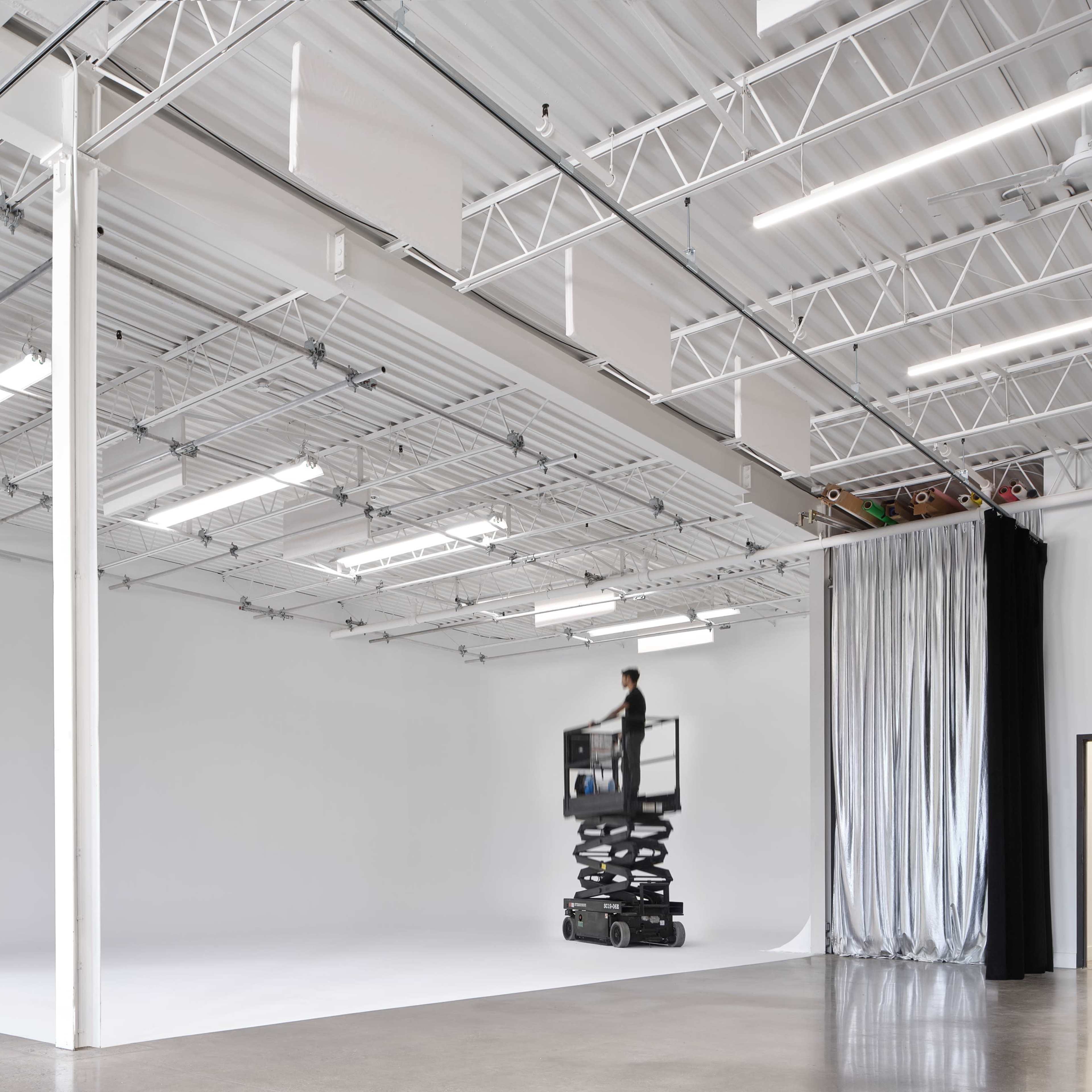 All Inclusive 3600sqft Open Concept Video & Photo Studio w Cyc Image in Bermondsey, Toronto, ON
