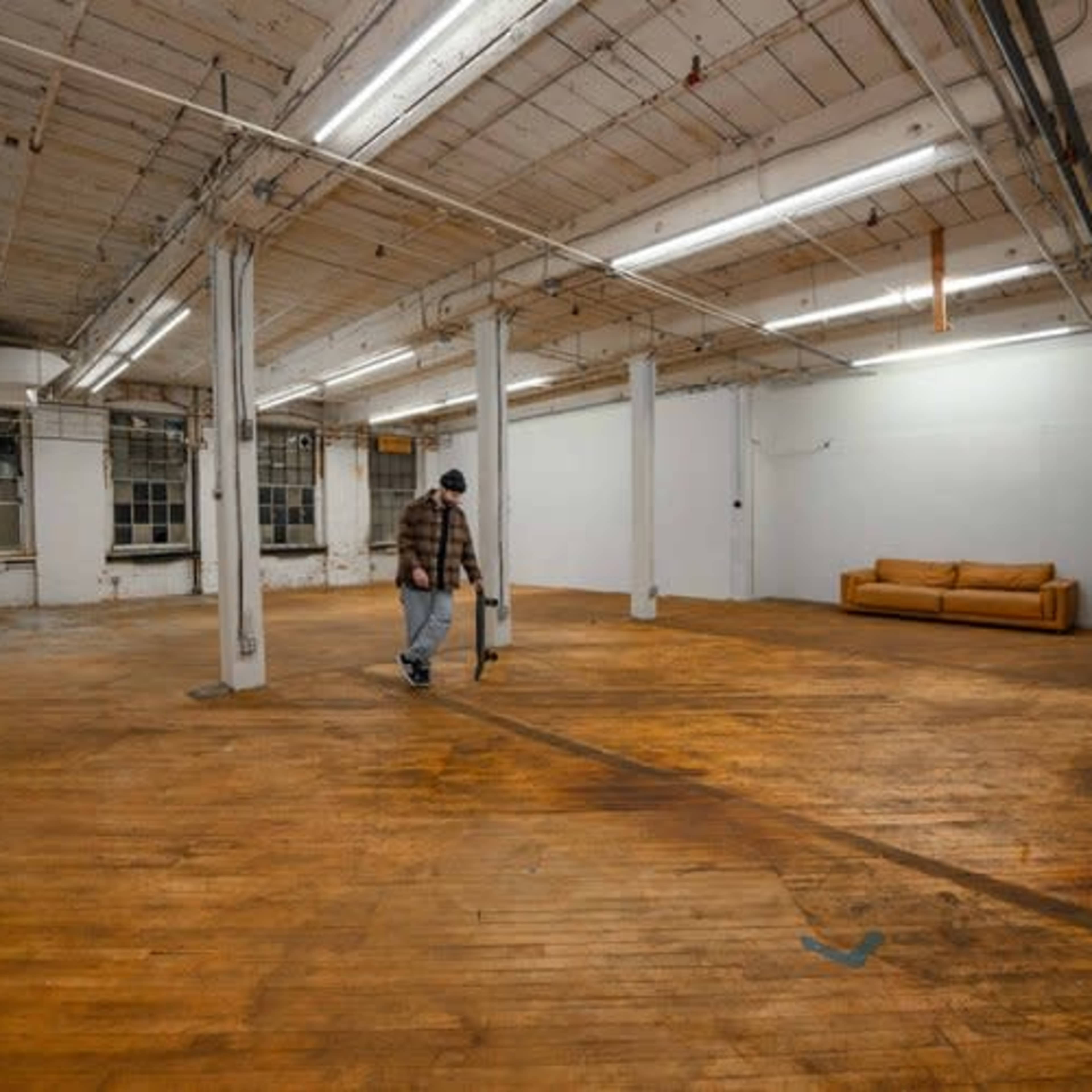 BRAND NEW 1500 SQ FT NATURAL LIGHT STUDIO Image in North Philadelphia, Philadelphia, PA