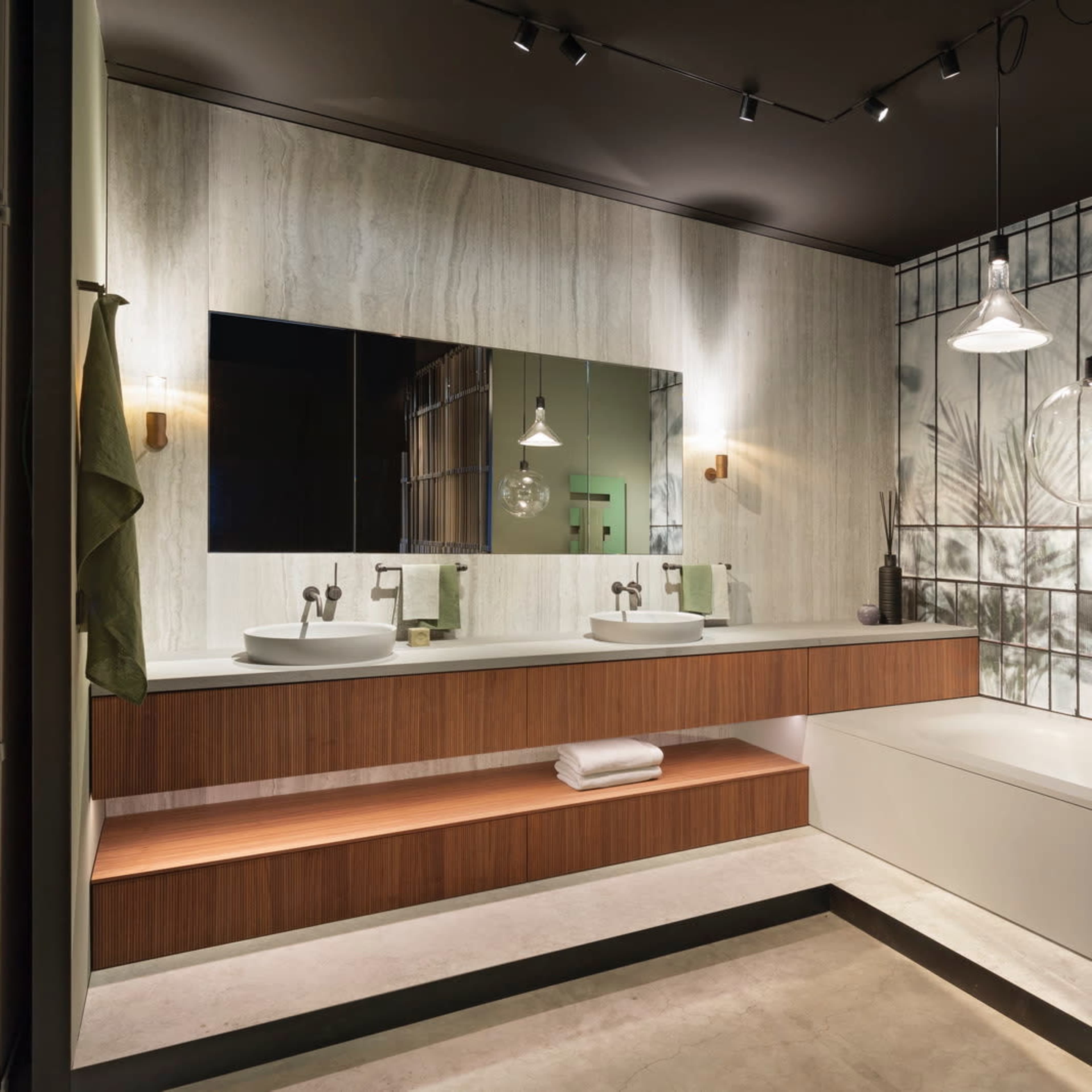 Badezimmer Design Showroom | Industriehalle Bild in Vogelsang, Köln, NRW