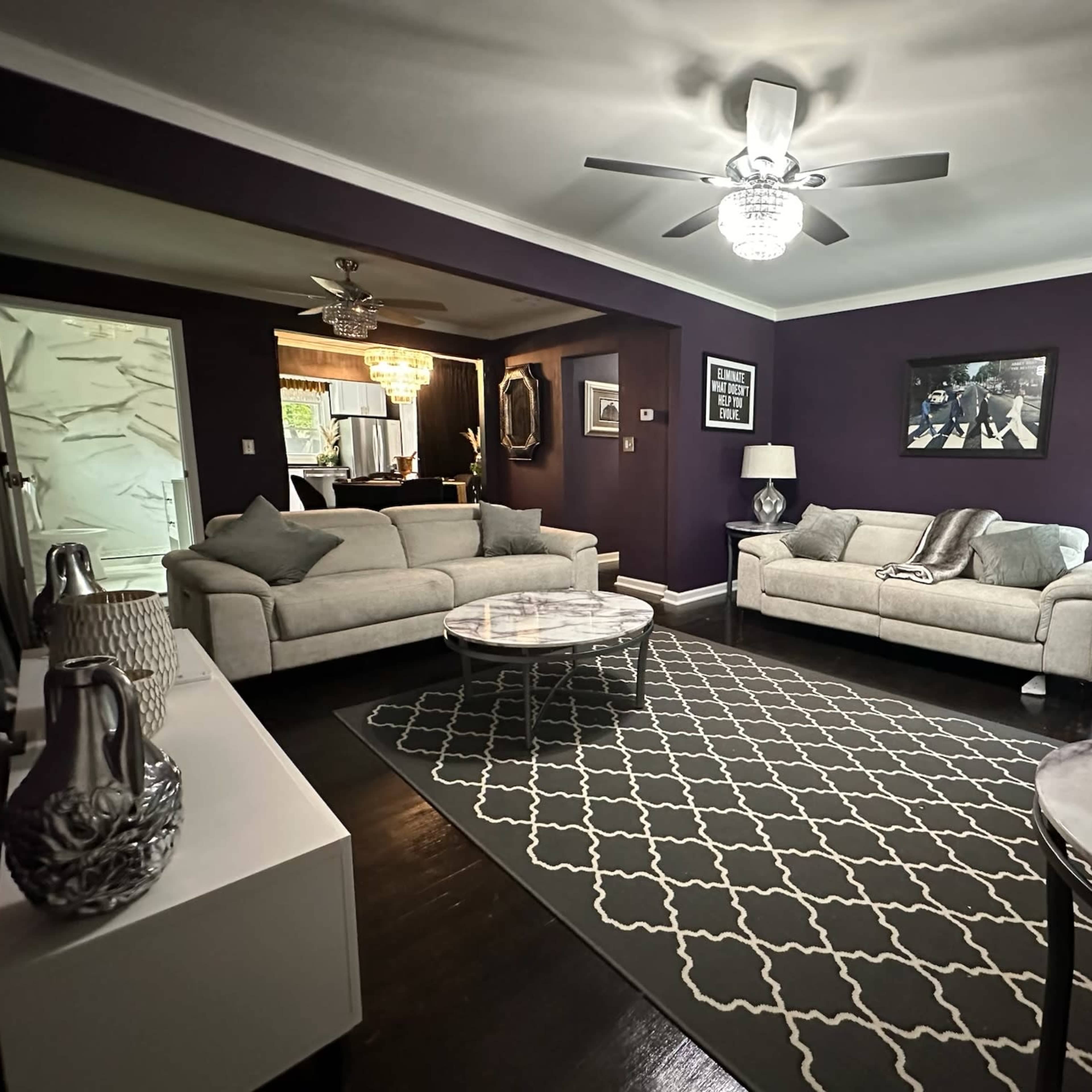 Metro Atlanta Photo House Image in Colonial Hills, East Point, GA