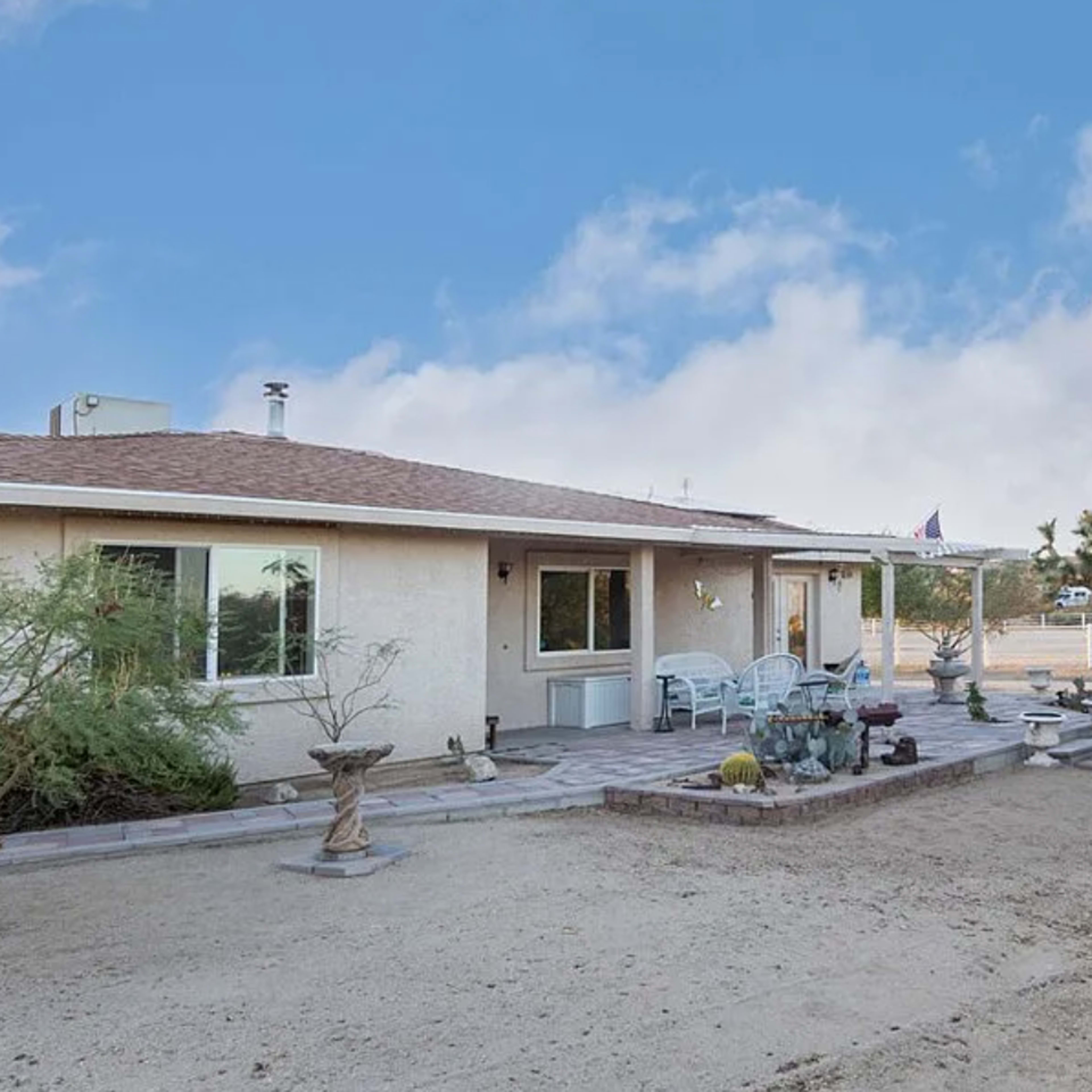 10 Acre Ranch with a Boulders, Joshua Trees Stables Image in Yucca Valley, Yucca Valley, CA