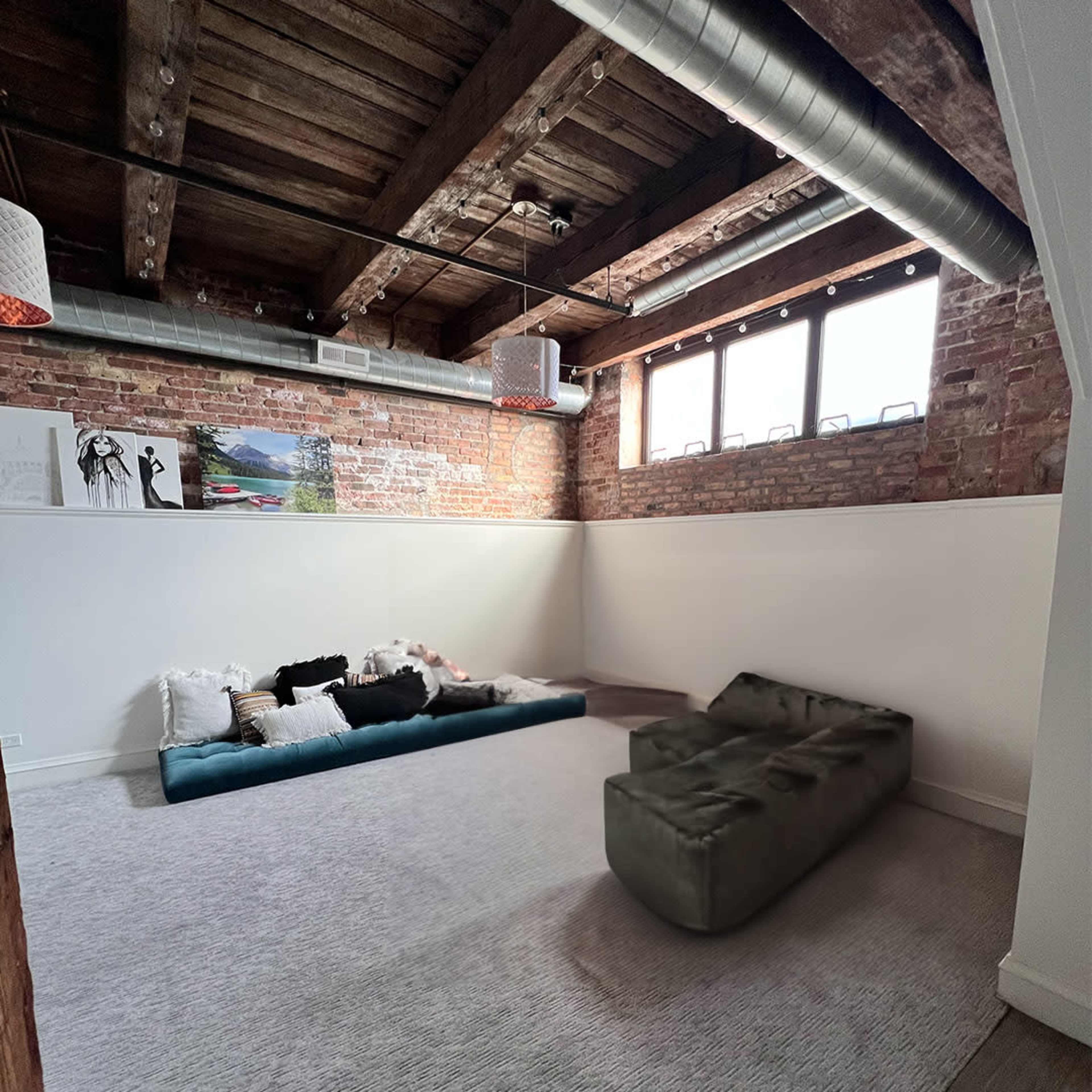 Downtown Spacious Industrial-Timber Loft Image in Lower West Side, Chicago, IL
