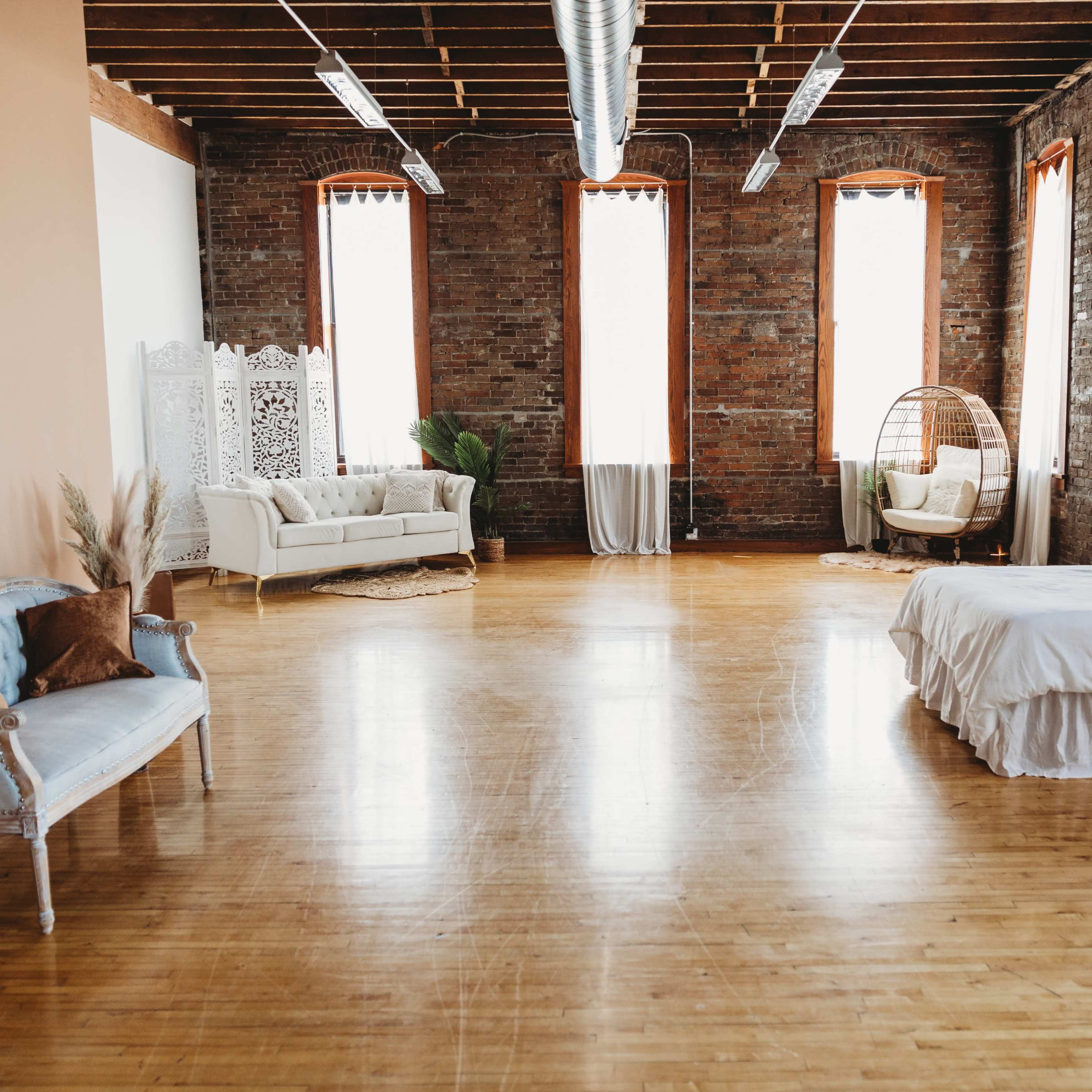 Historic Downtown Anoka Photography Studio/Meeting Space Image in Anoka, Anoka, MN