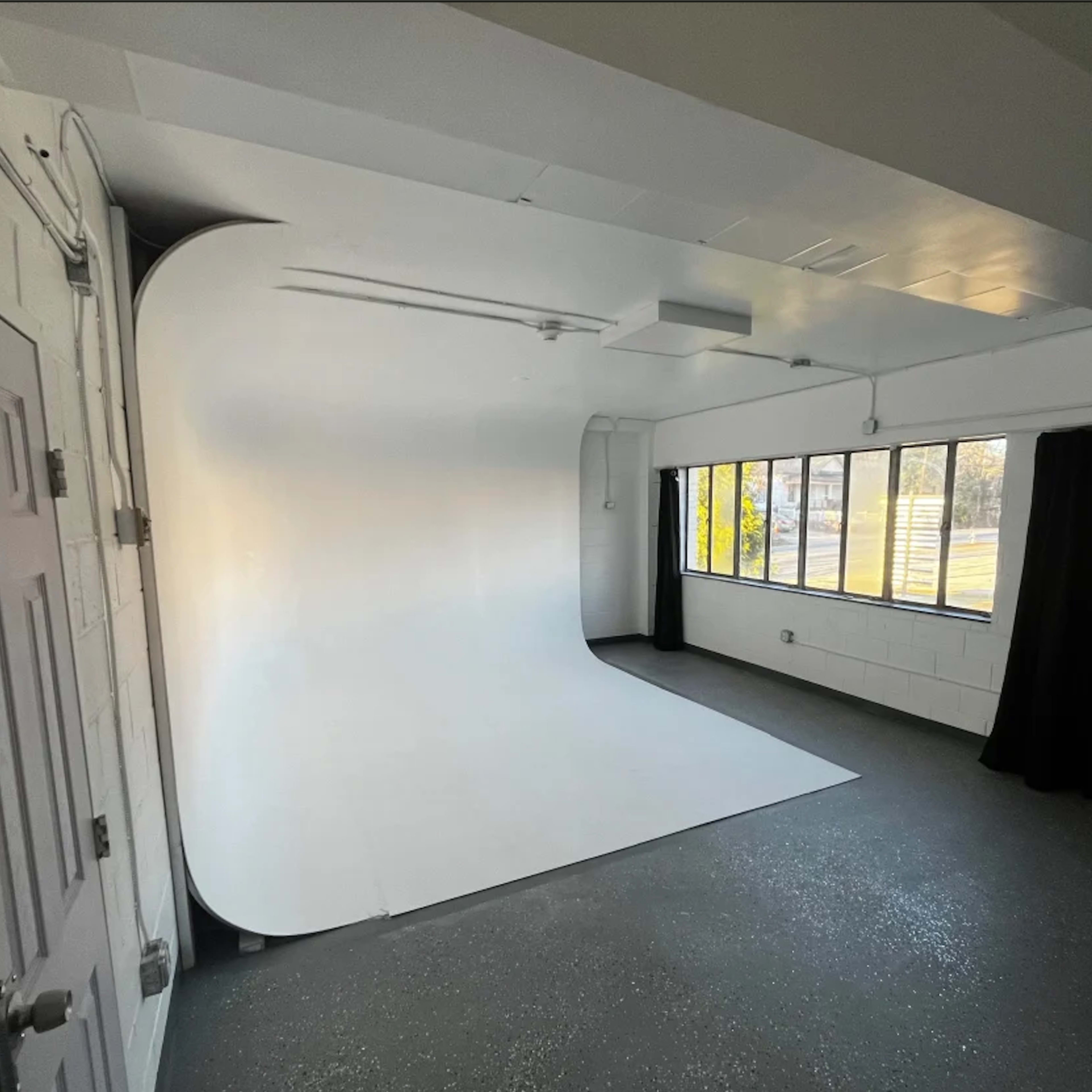 Versatile Photography + Videography Studio with Natural Light and Cyclorama Image in Lakewood Heights, Atlanta, GA