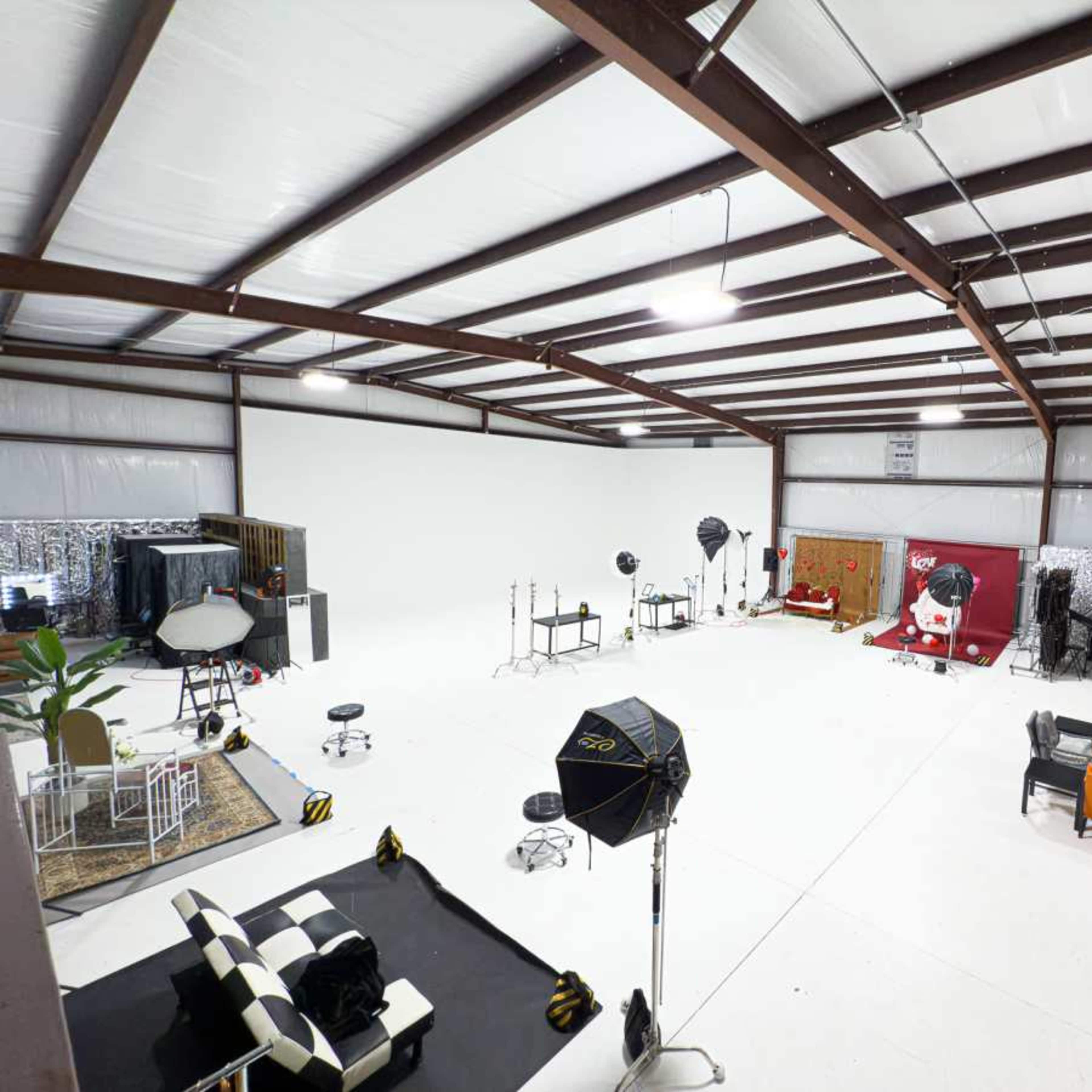 Large Photo/Video/ Event Studio 6000 sq ft. Image in Huntsville, Huntsville, AL
