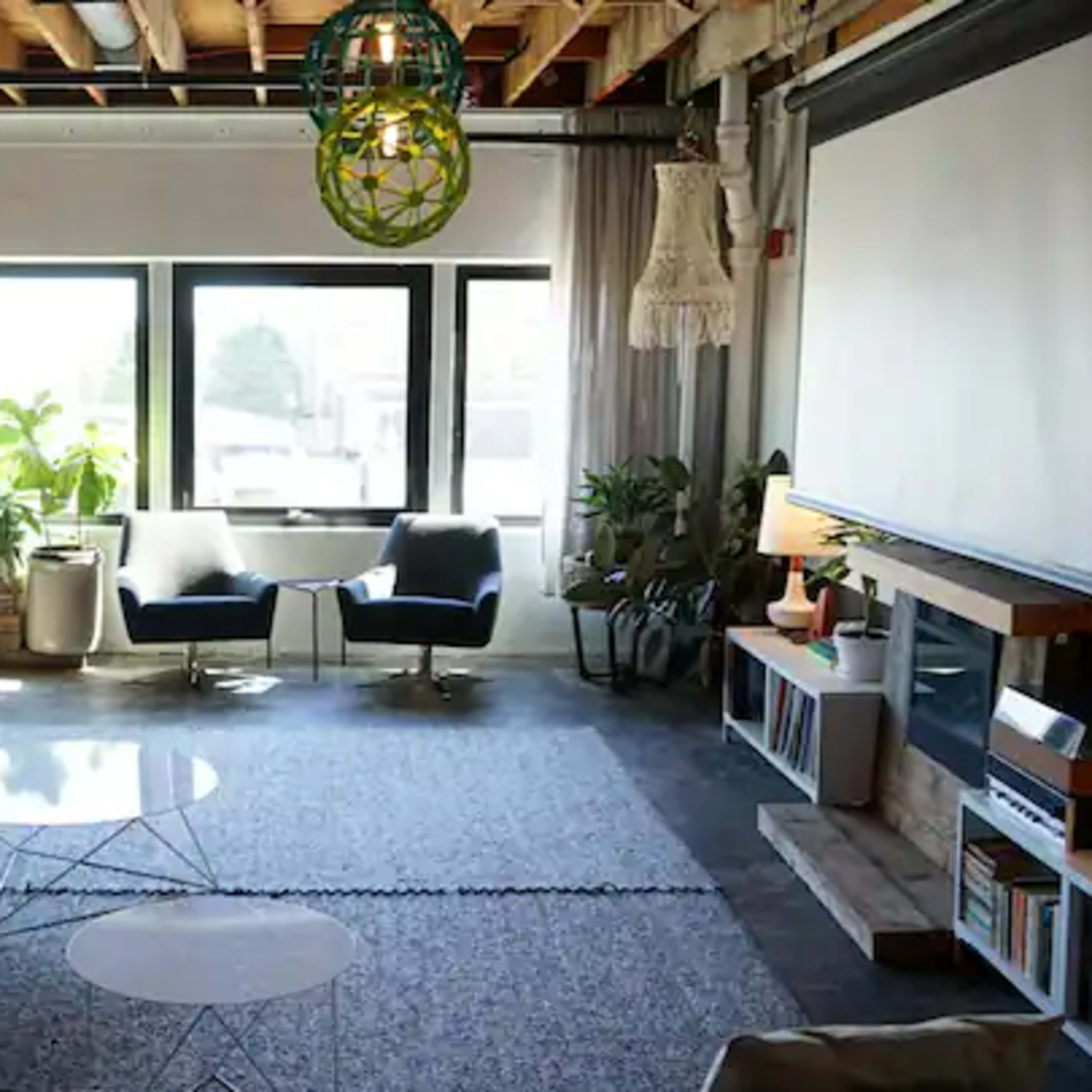Modern Loft in Central SE PDX Image in Southeast Portland, Portland, OR