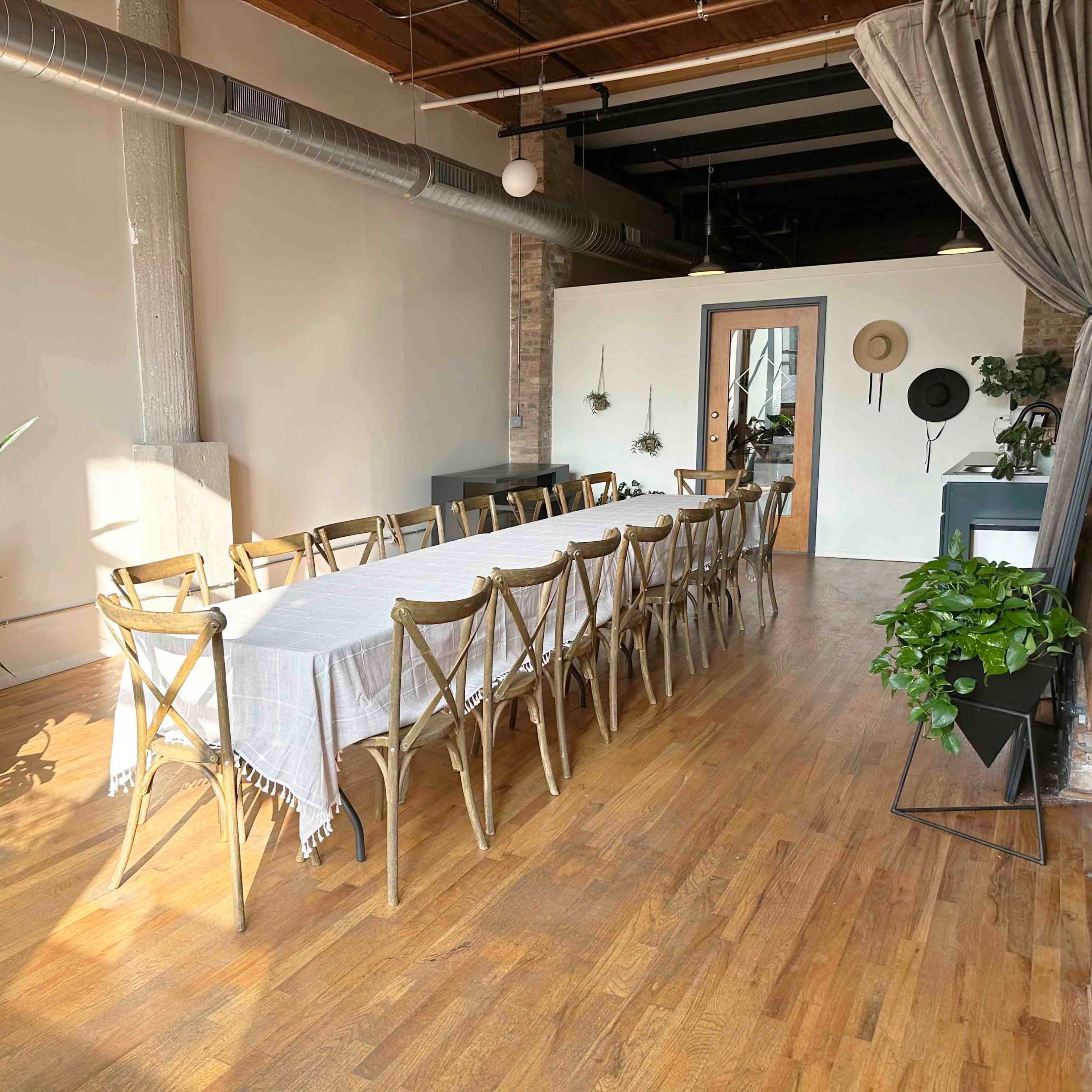 SR Studios Image in Lake View, Chicago, IL