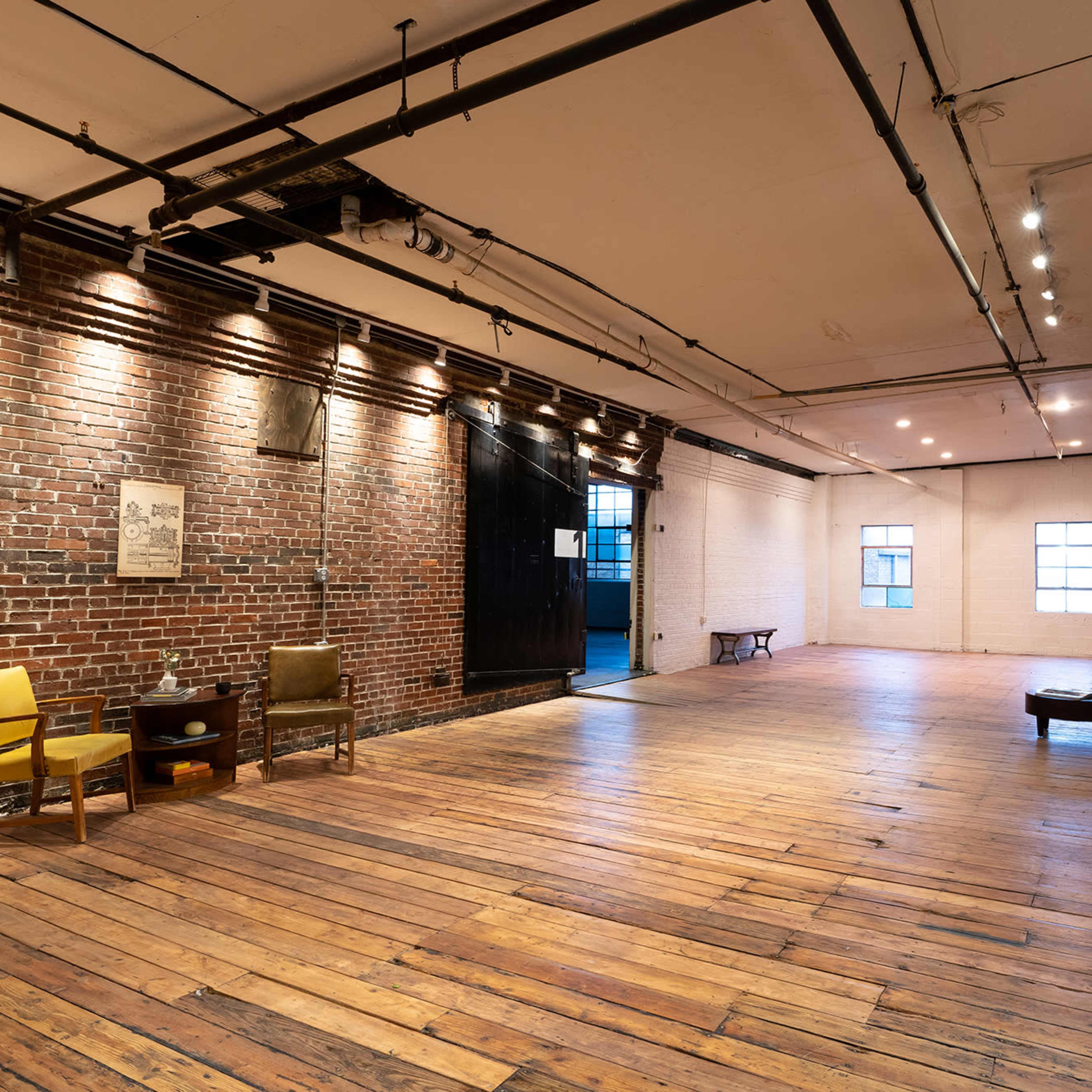 Downtown Historic Factory Complex Turned Film & Photo Studio with Hardwood Floors and Natural Light Image in Pittsburgh, Atlanta, GA