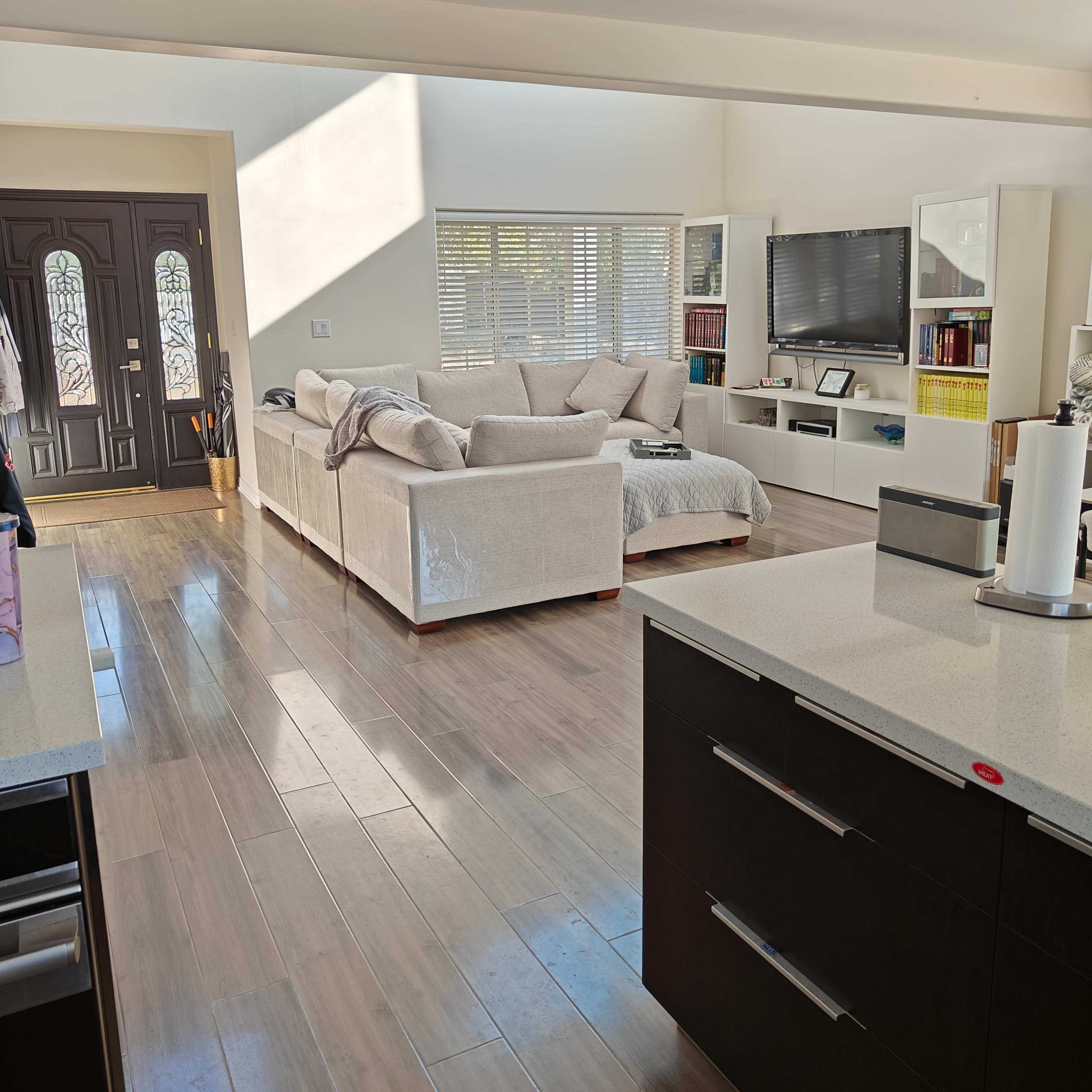 Modern, contemporary, spacious Image in Tarzana, Los Angeles, CA