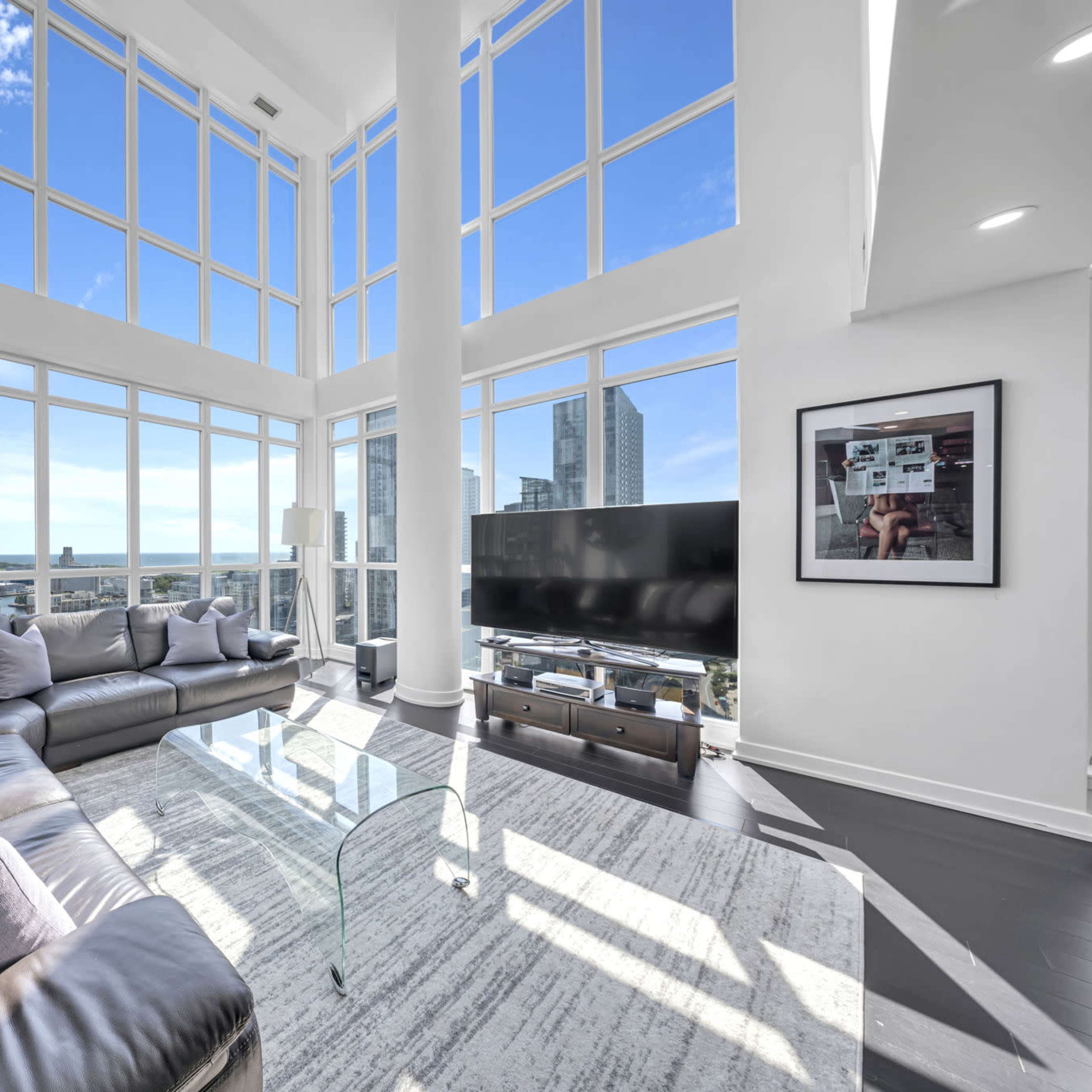2-Storey Lakeview Penthouse Image in Downtown Toronto, Toronto, ON