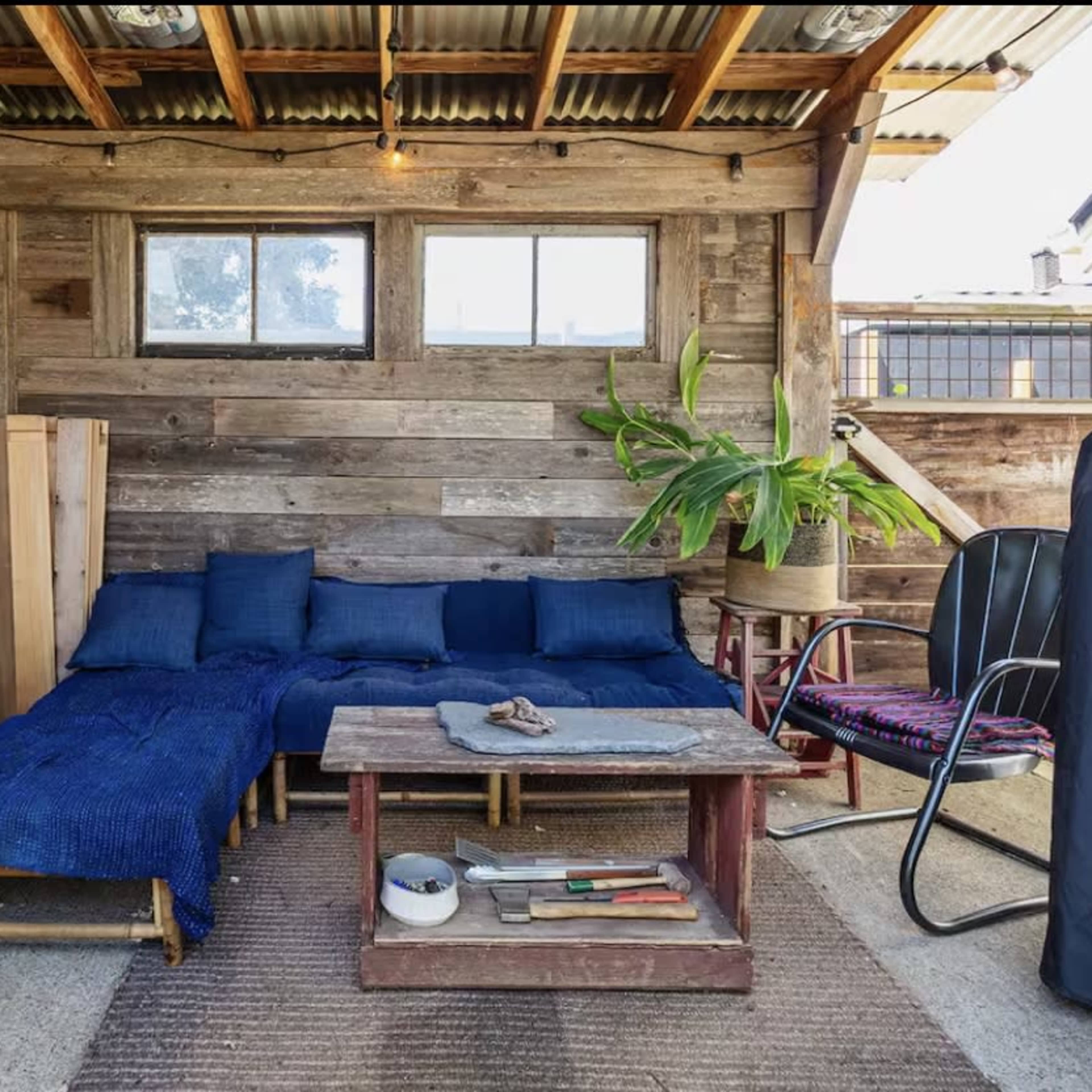 Urban Modern Apartment in Vintage Bungalow with Beautiful Garden Image in Northeast Portland, Portland, OR