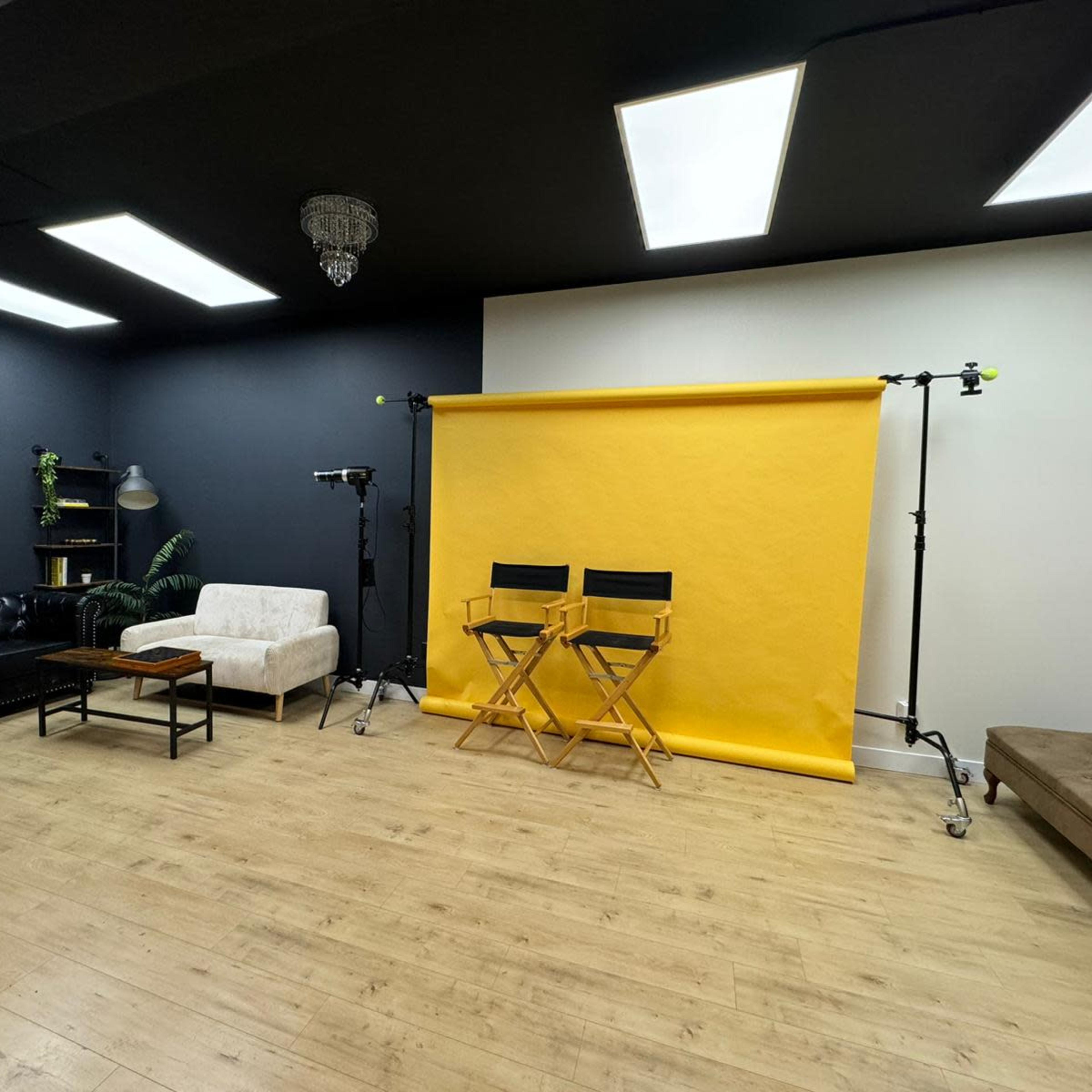 Downtown New Westminster Photo Studio Image in New Westminster, New Westminster, BC