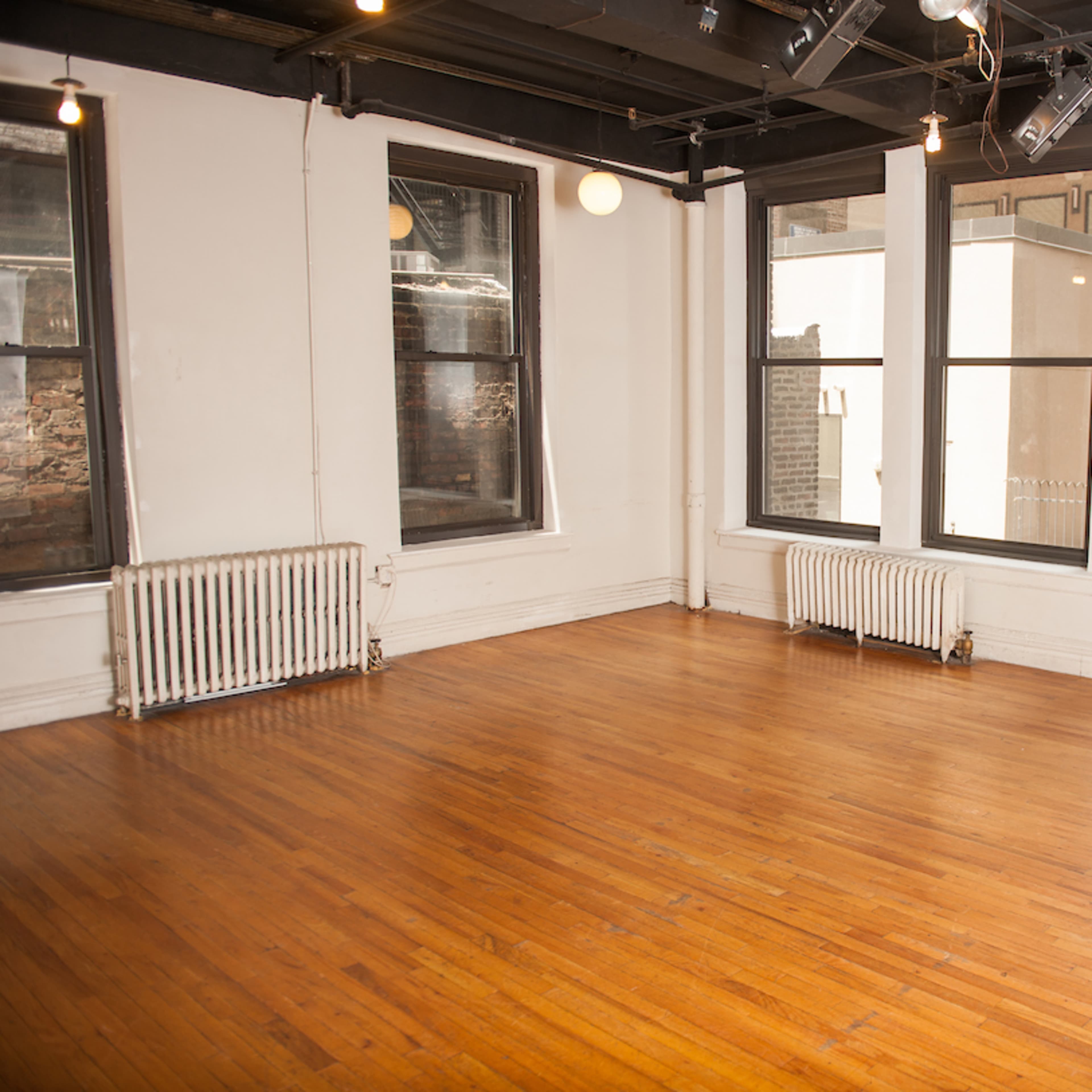 Bright & Spacious Studio in the Heart of Chelsea Image in Midtown, New York, NY