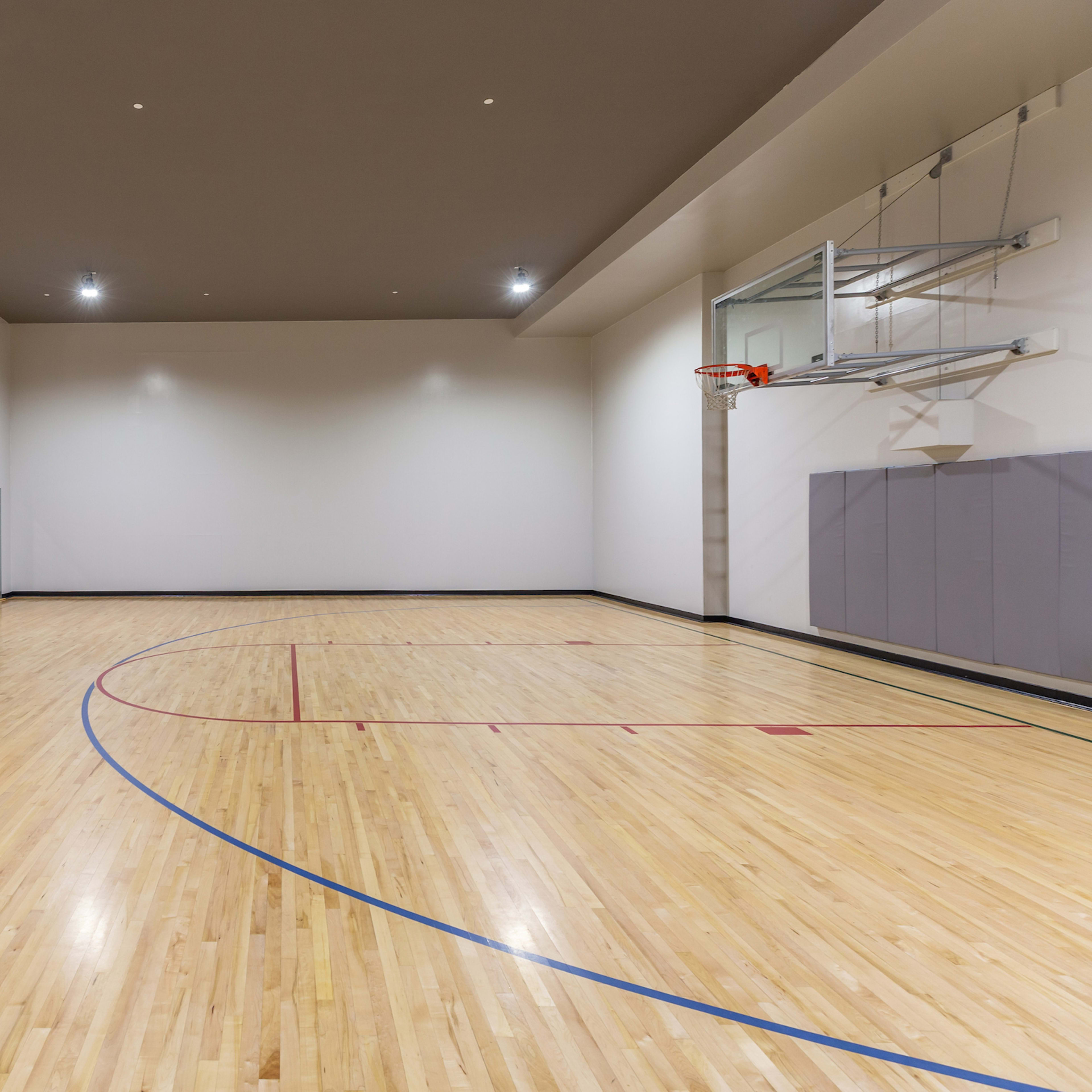 10 Best Basketball Courts (Indoor Outdoor) for Rent Near Me Peerspace