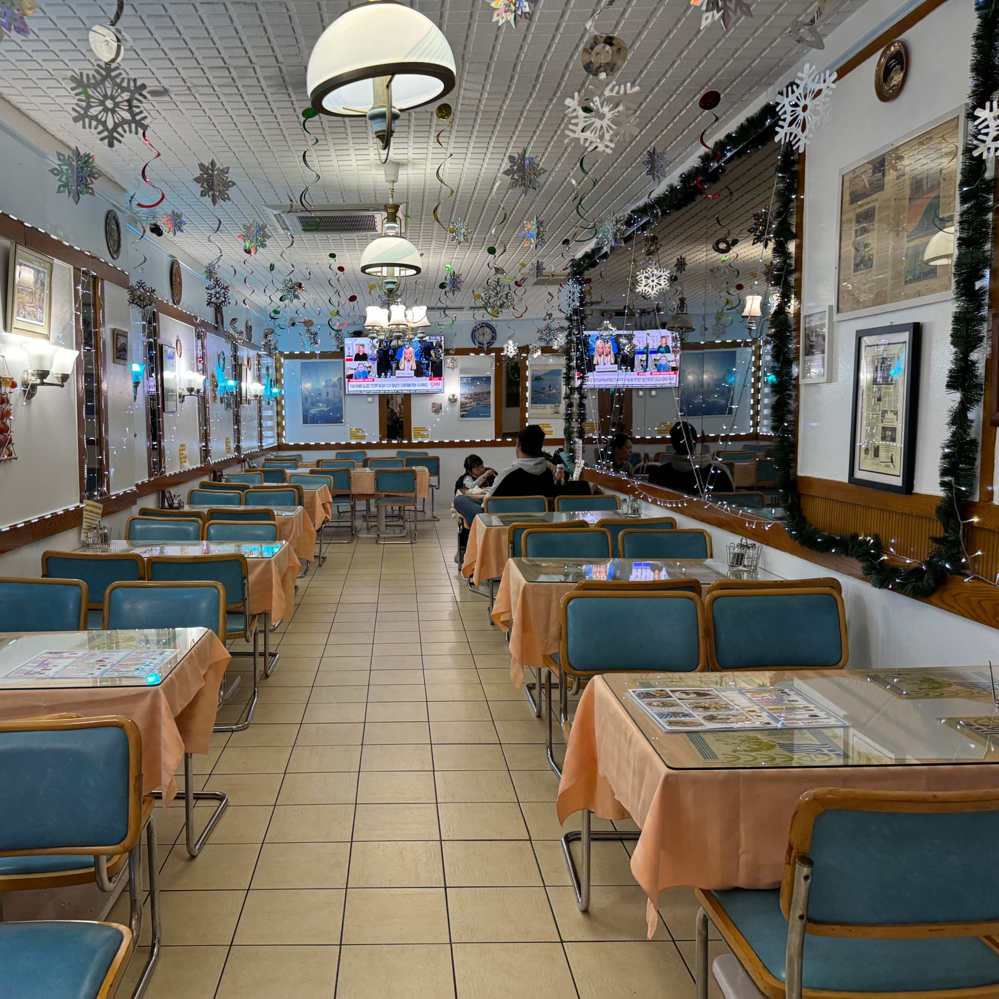 Cozy Family Restaurant with an old-school setting Image in Midtown Manhattan, New York, NY