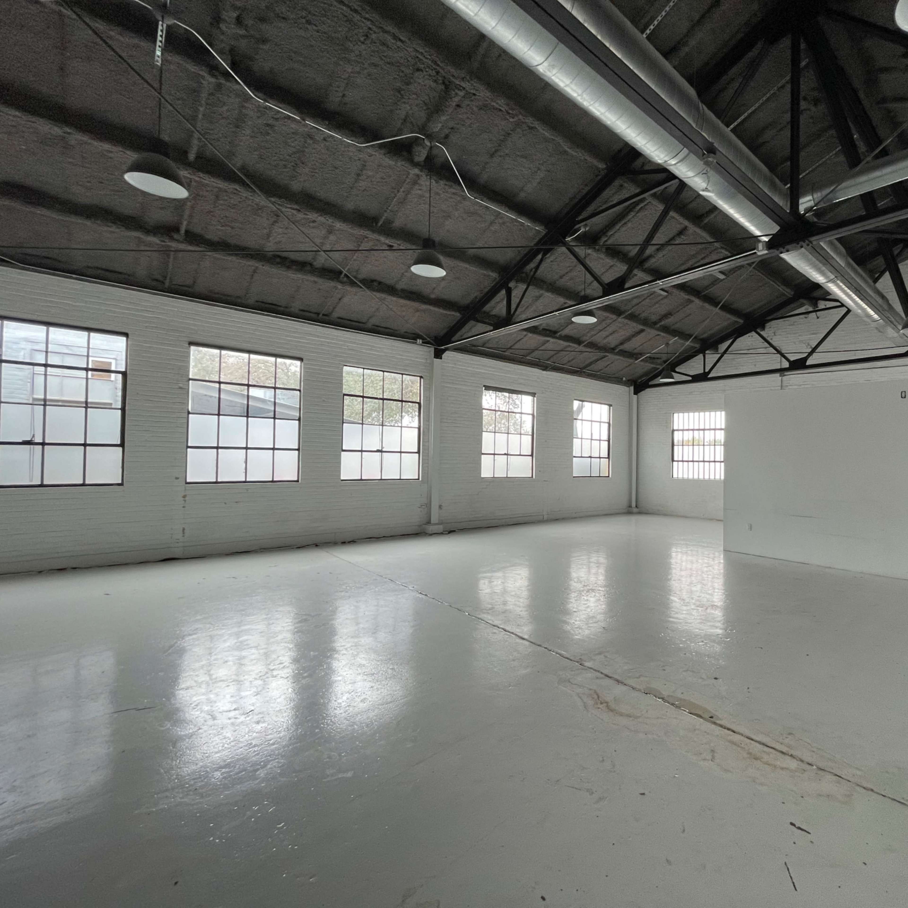 White Space with Natural Light Image in Second Ward, Houston, TX