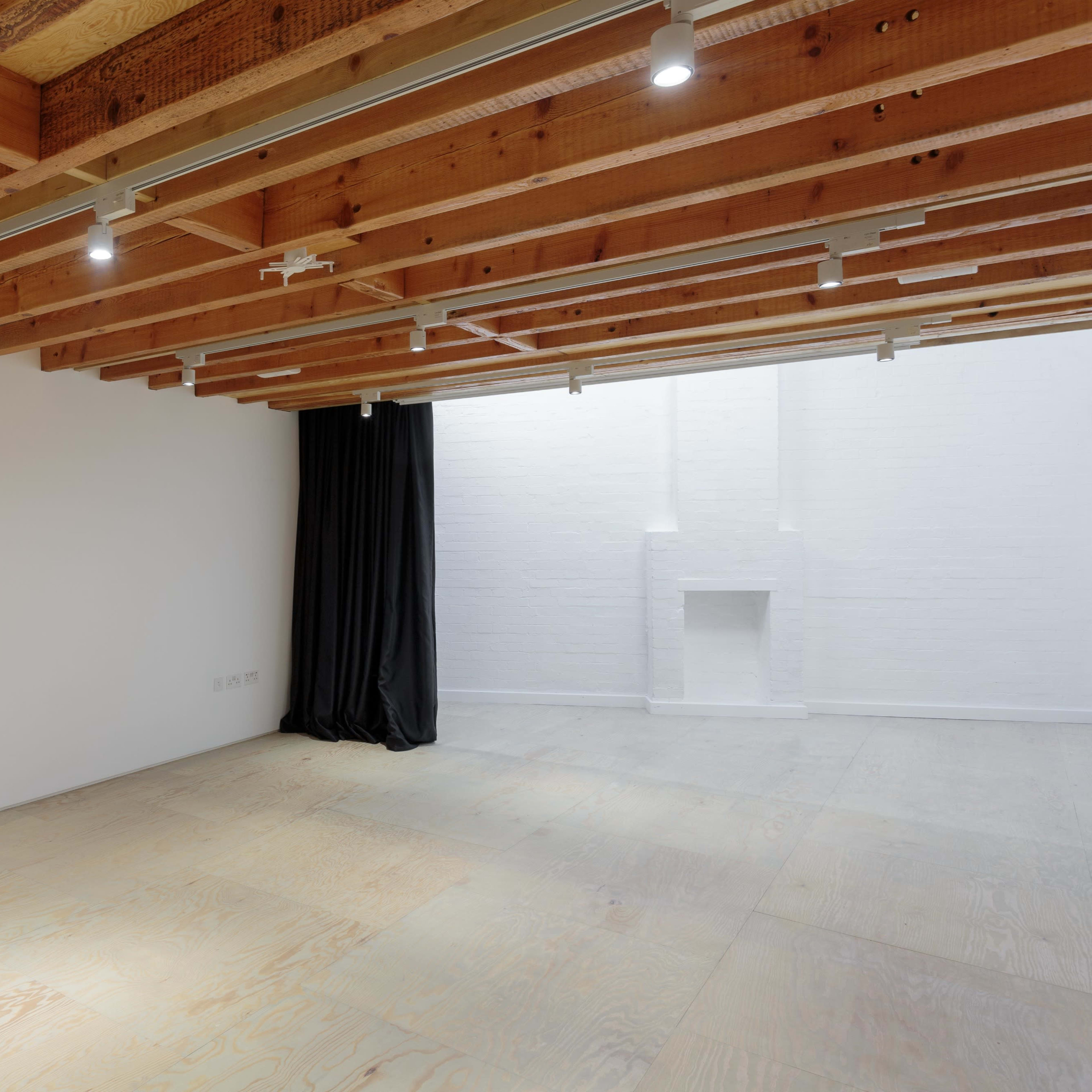 Large, Bright Production Space Image in Holborn, London, England