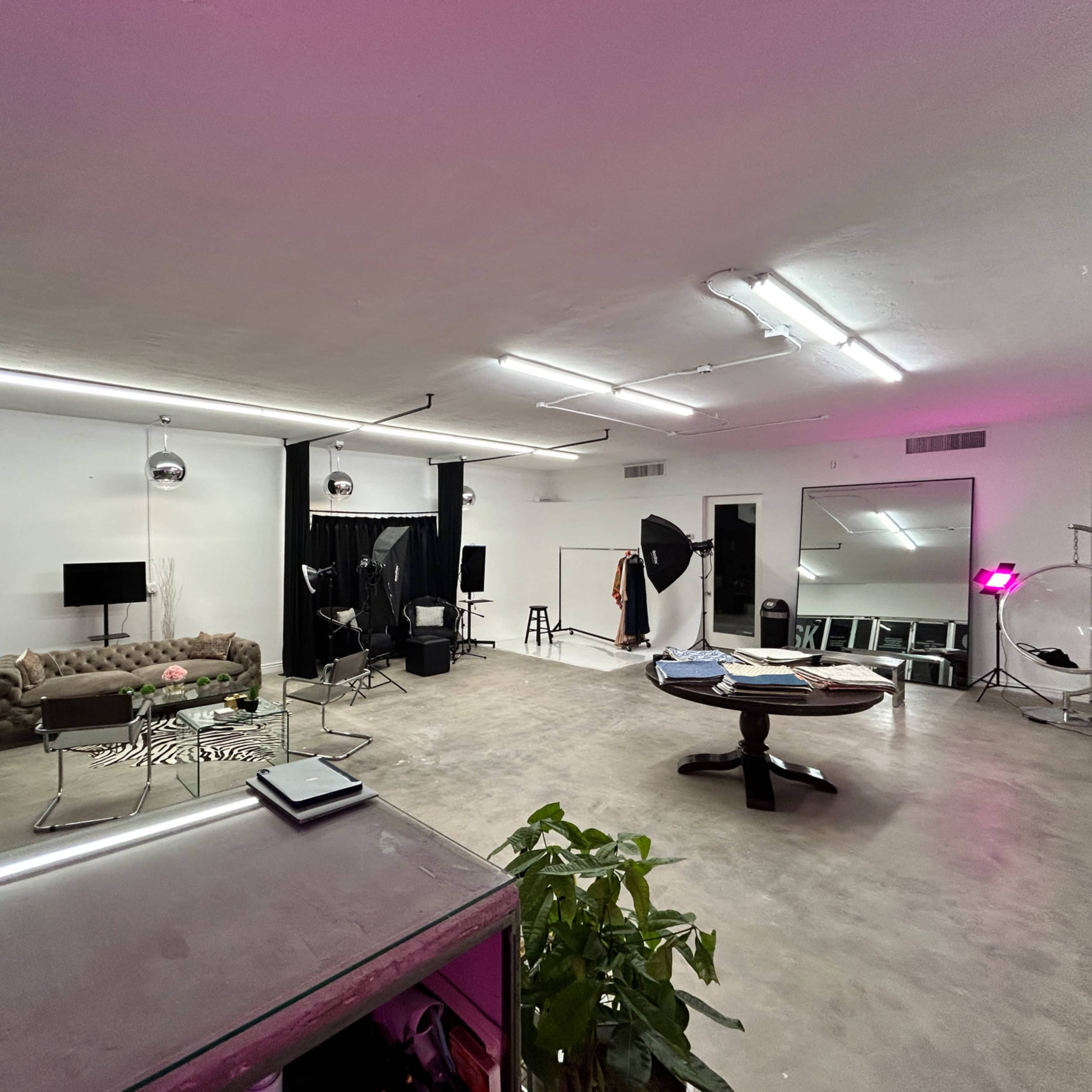 Midtown Cyclorama Studio Image in Encanto Village, Phoenix, AZ