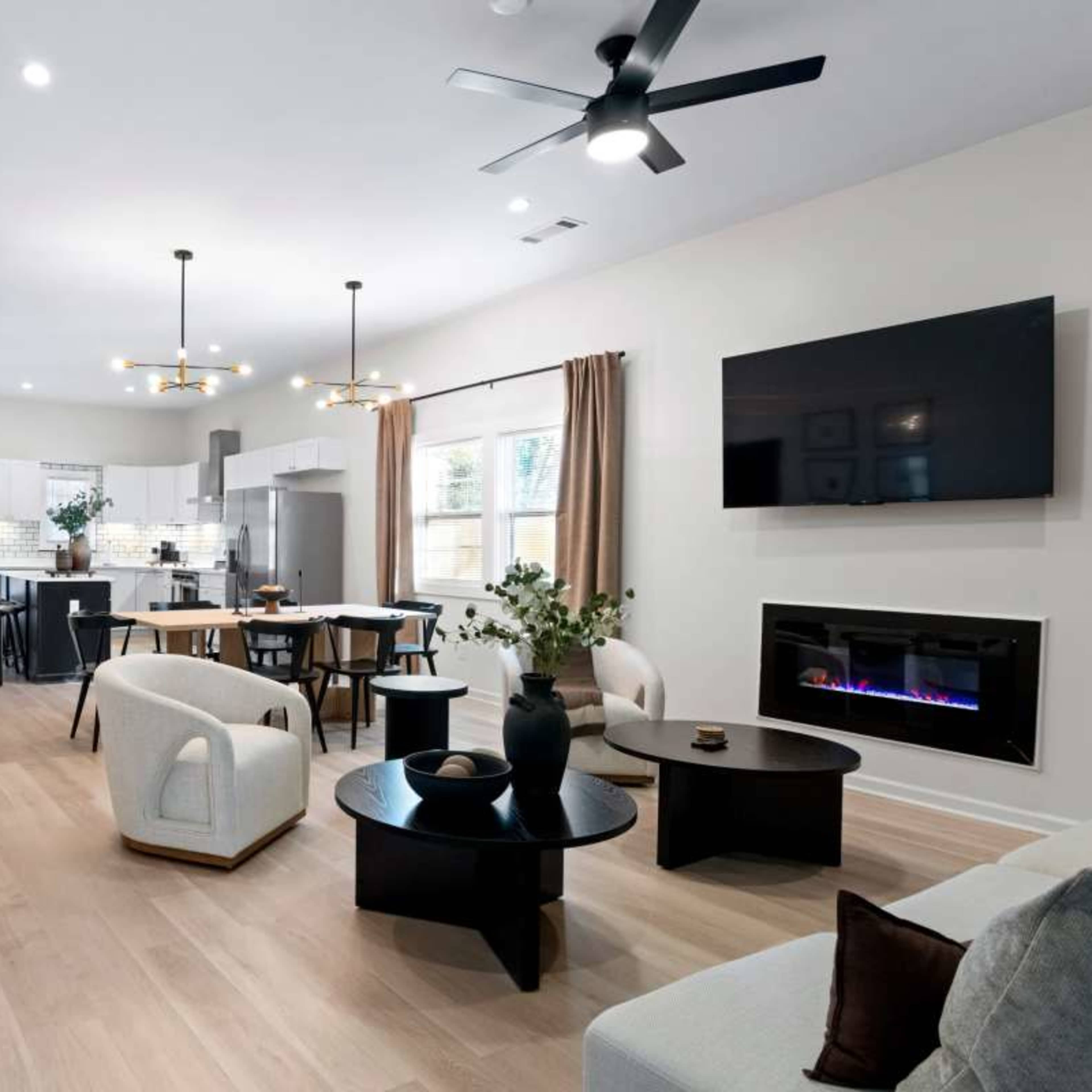 Beautiful Contemporary City Home Image in Lakewood Heights, Atlanta, GA