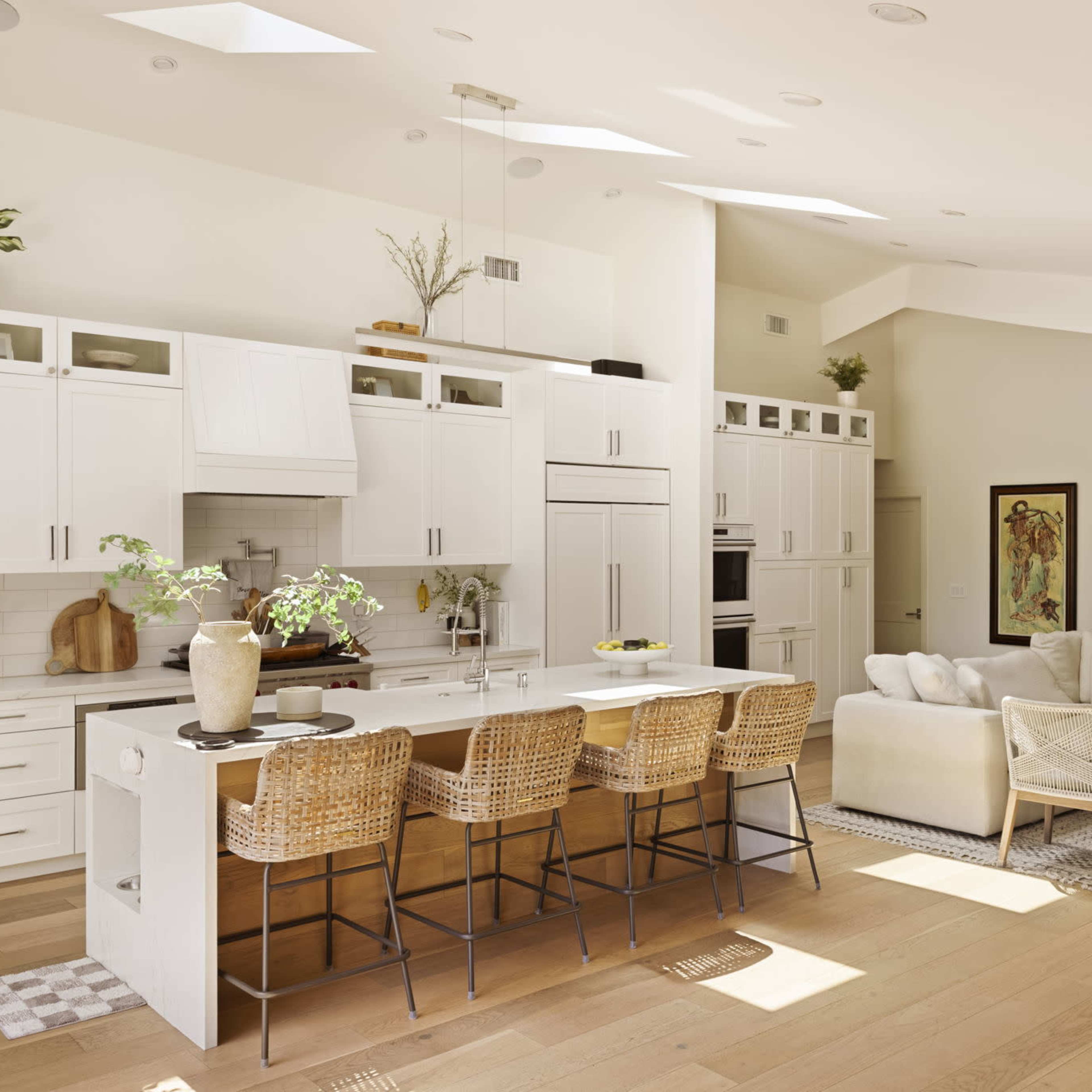 Bright, Custom Modern Farmhouse w/ Natural Light, Open-Concept, Full ADU, Large Turf Yard & Outdoor Kitchen - Plenty of Rooms for Staging & Filming Image in Westchester, Los Angeles, CA