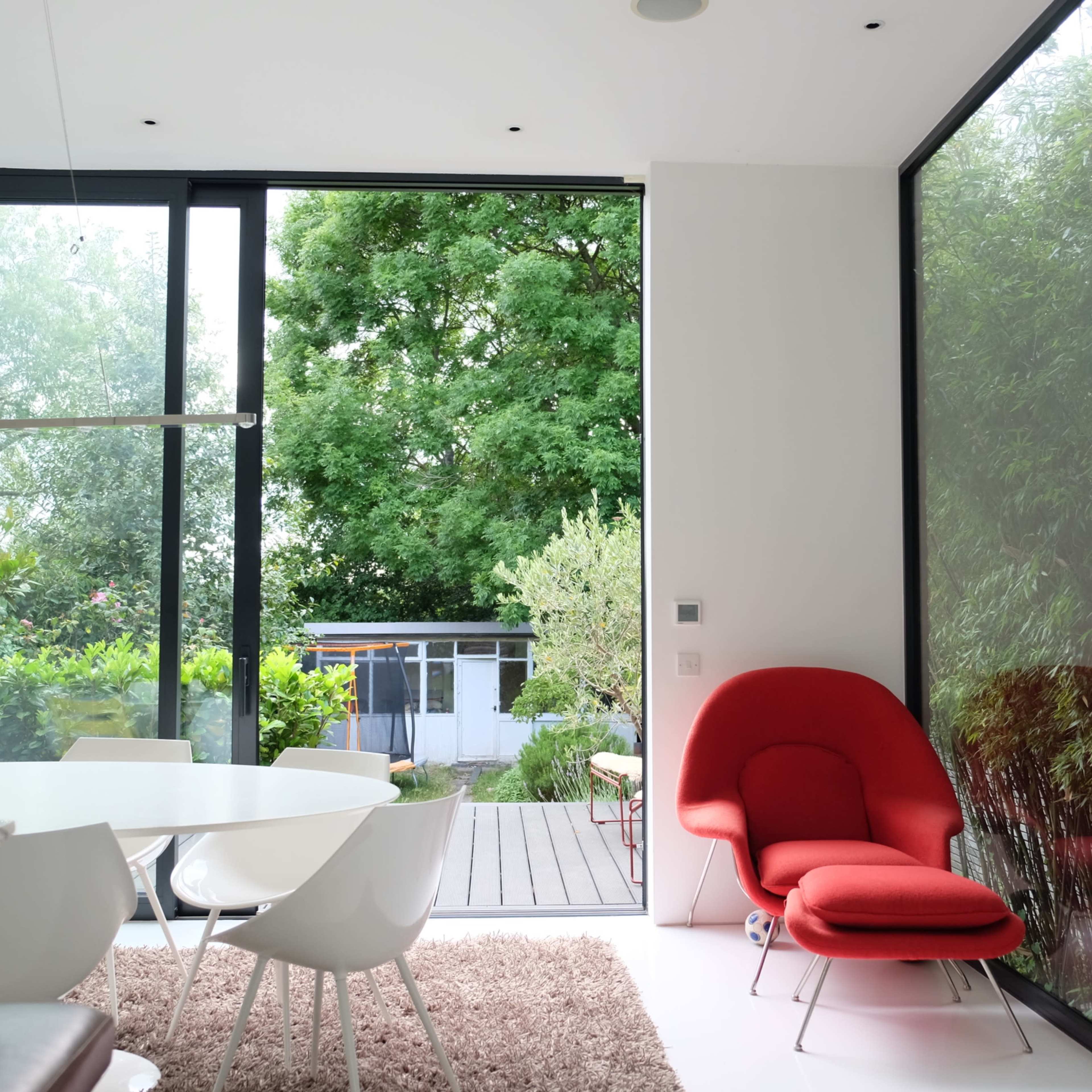 A spacious 4 bedroom White House Image in Church End & Roundwood, London, England