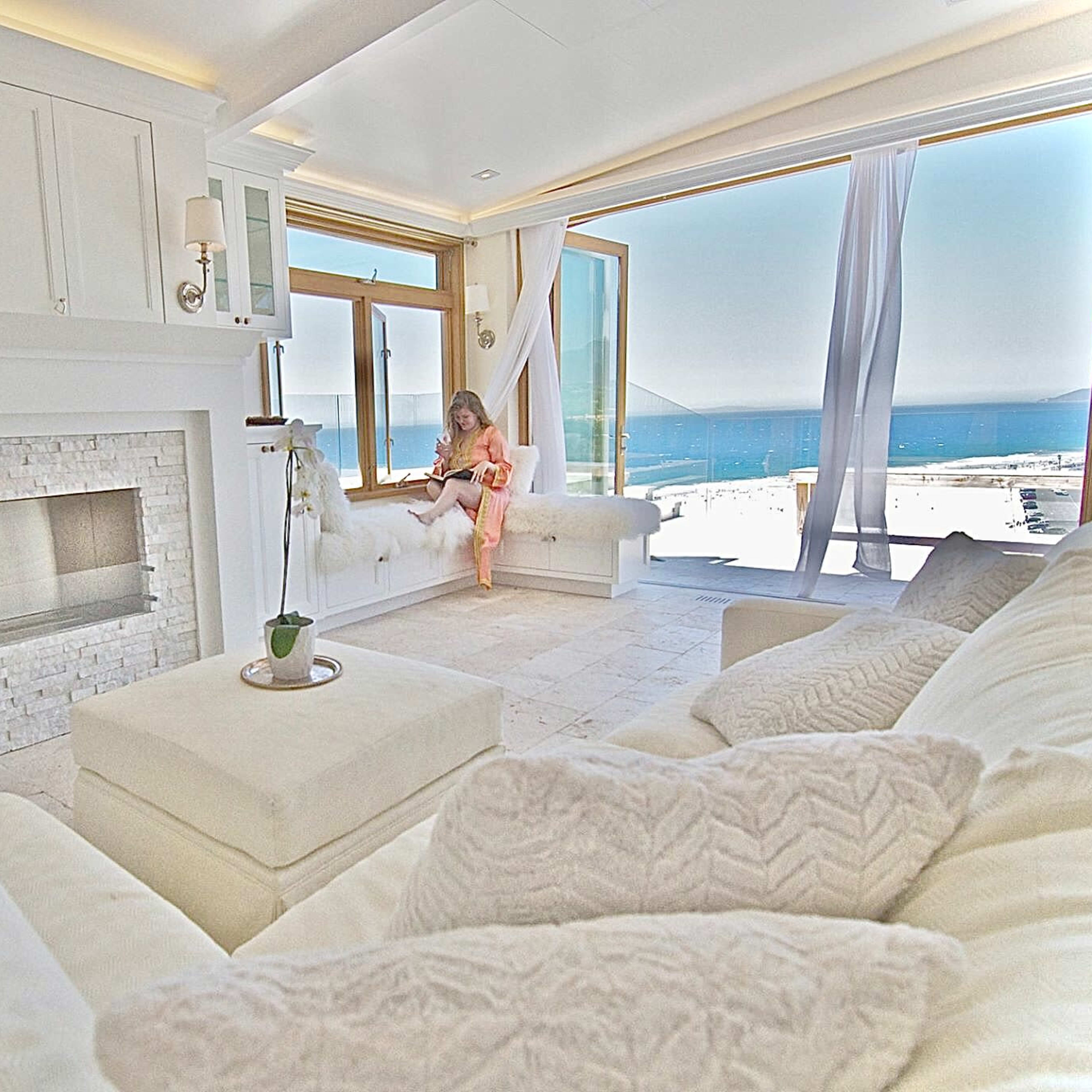 “The Best View in Malibu”! A 180 Degree View of Zuma Beach! LA Times Custom Designer Dream! 🤩 Image in Central Malibu, Malibu, CA