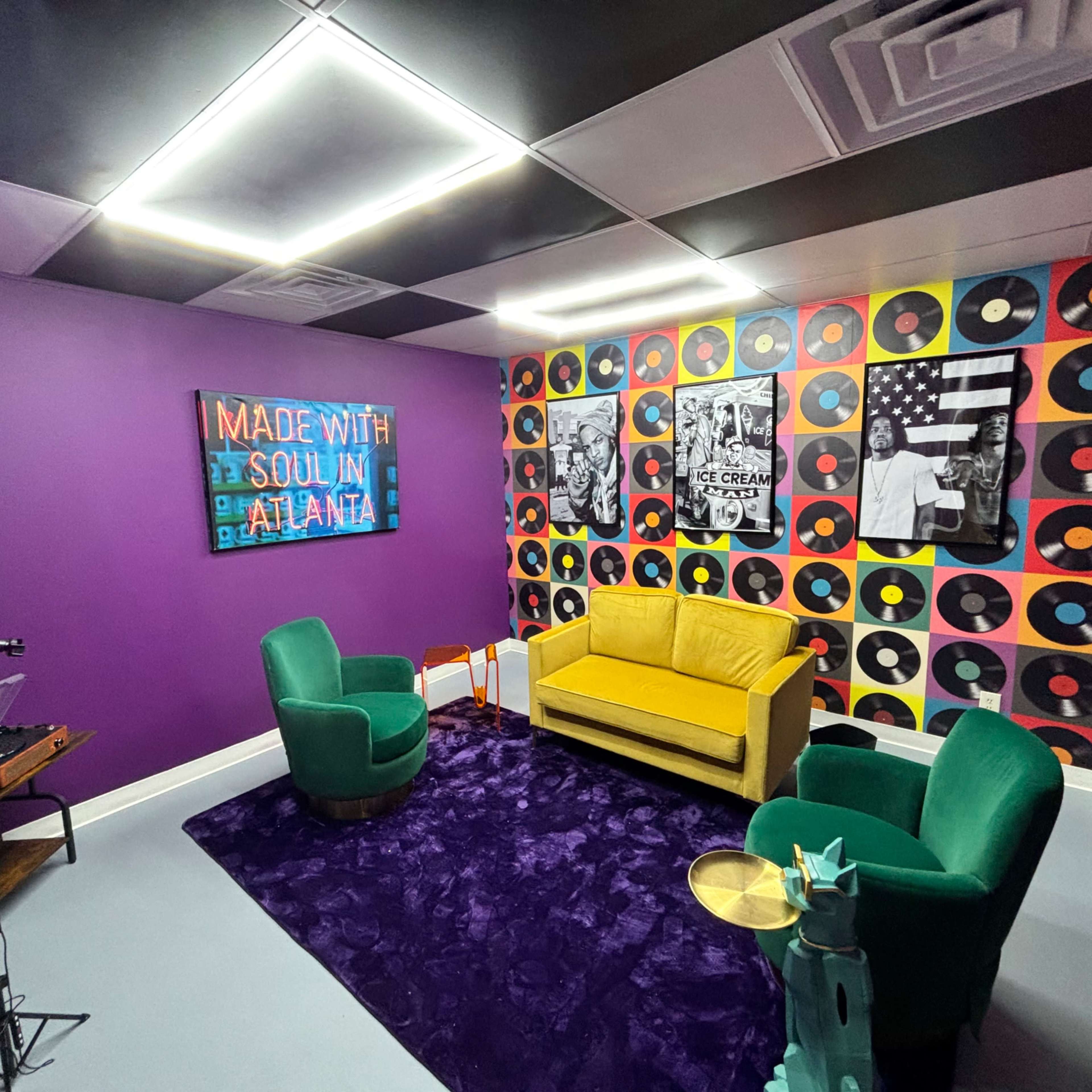 Edgewood Vibes Vinyl Themed Lounge Image in Chamblee, Atlanta, GA