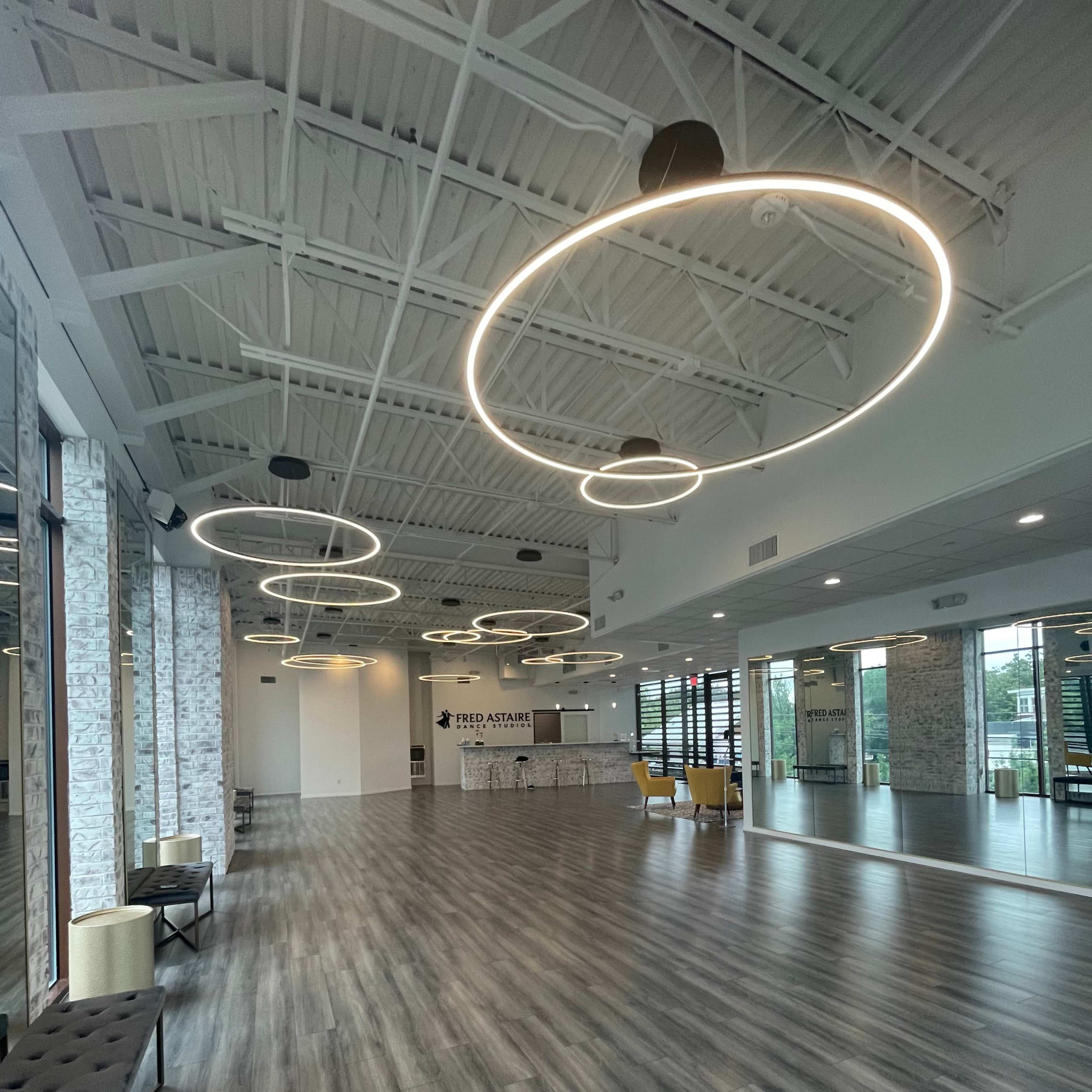 Bright Second-Floor Studio with Natural Light Overlooking 11th Street Image in Greater Heights, Houston, TX