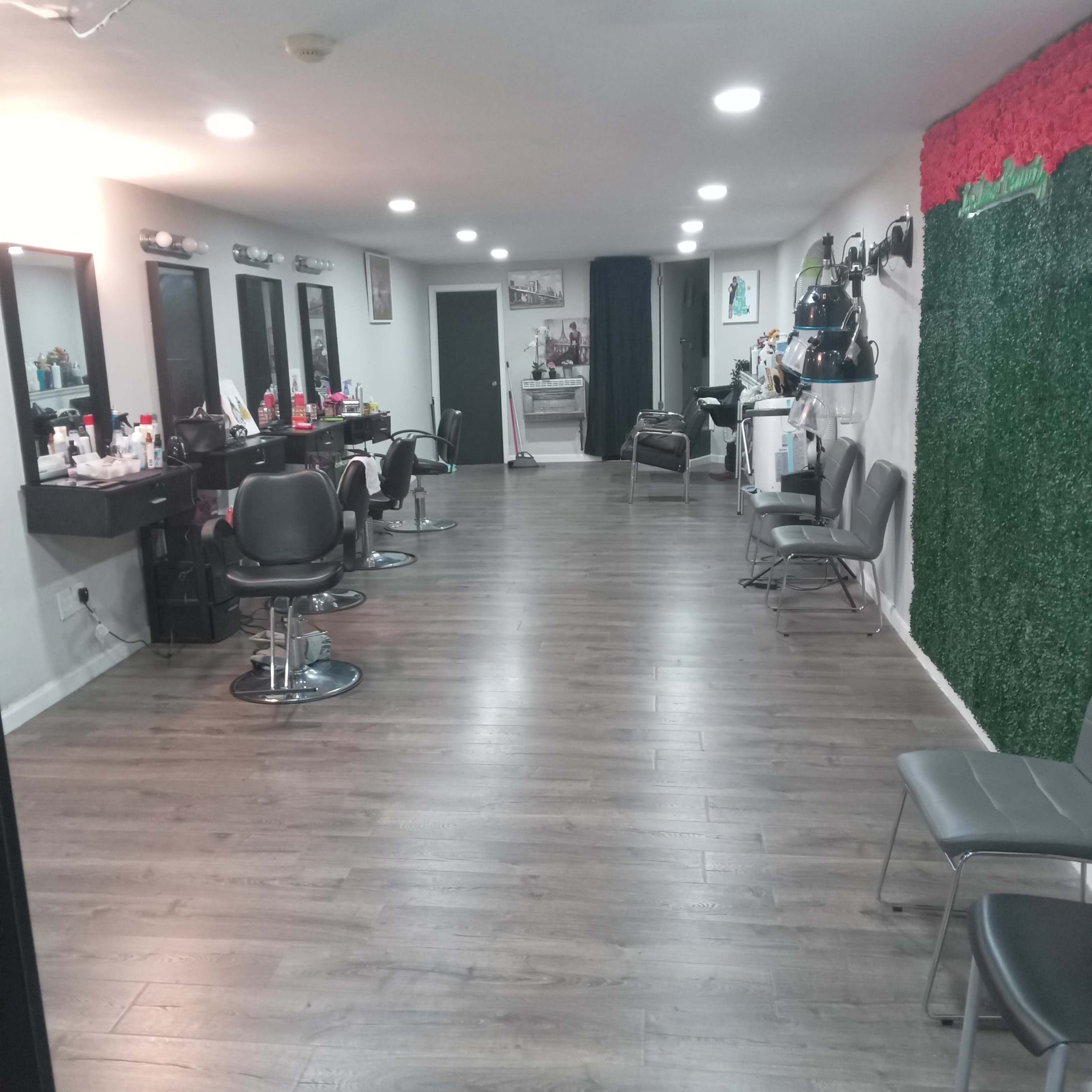 Beautiful, Roomy, Quiet and Professional Salon Image in West Philadelphia, Philadelphia, PA